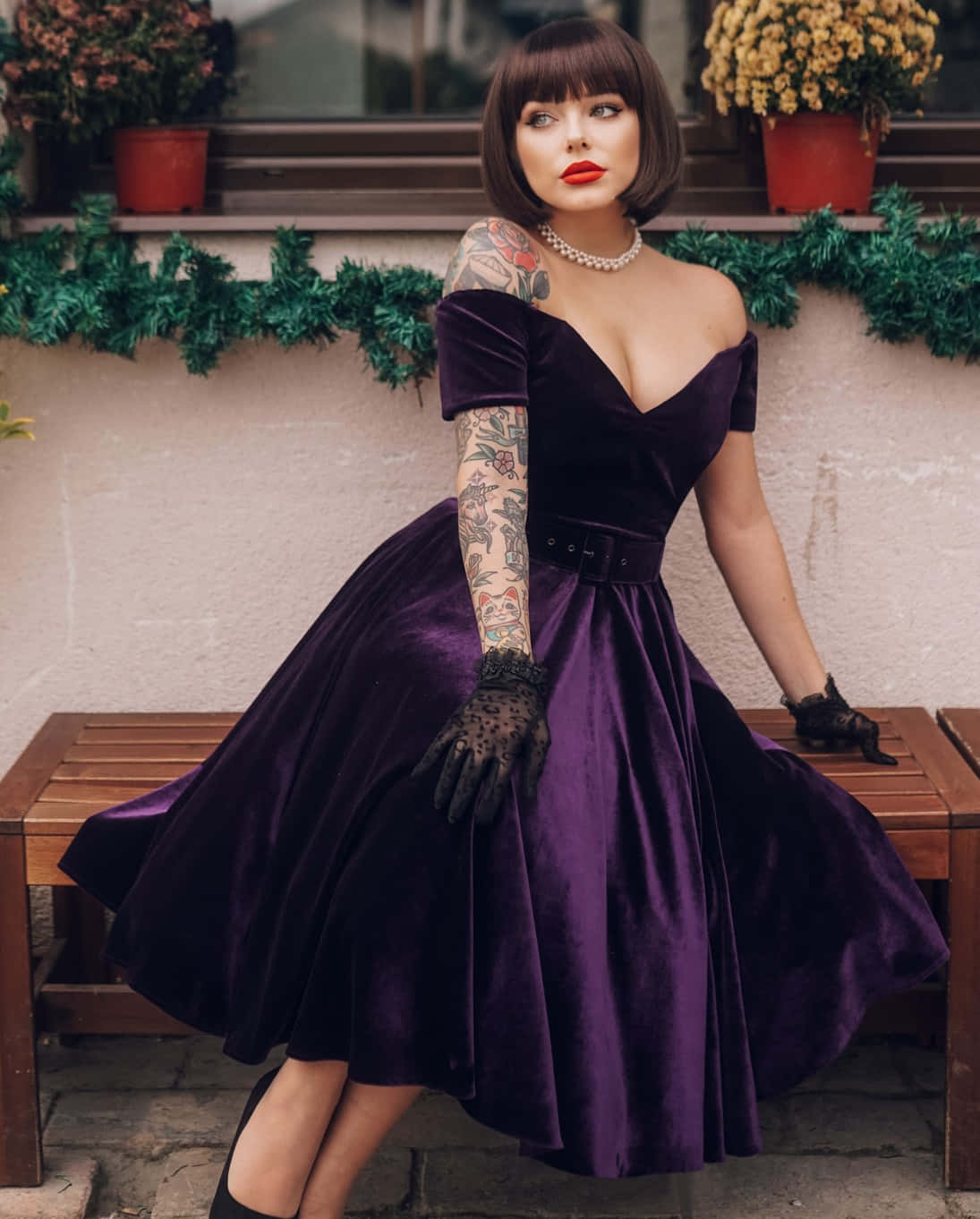 Purple Velvet, deep purple velvet dress, black gloves, HD Phone Wallpaper