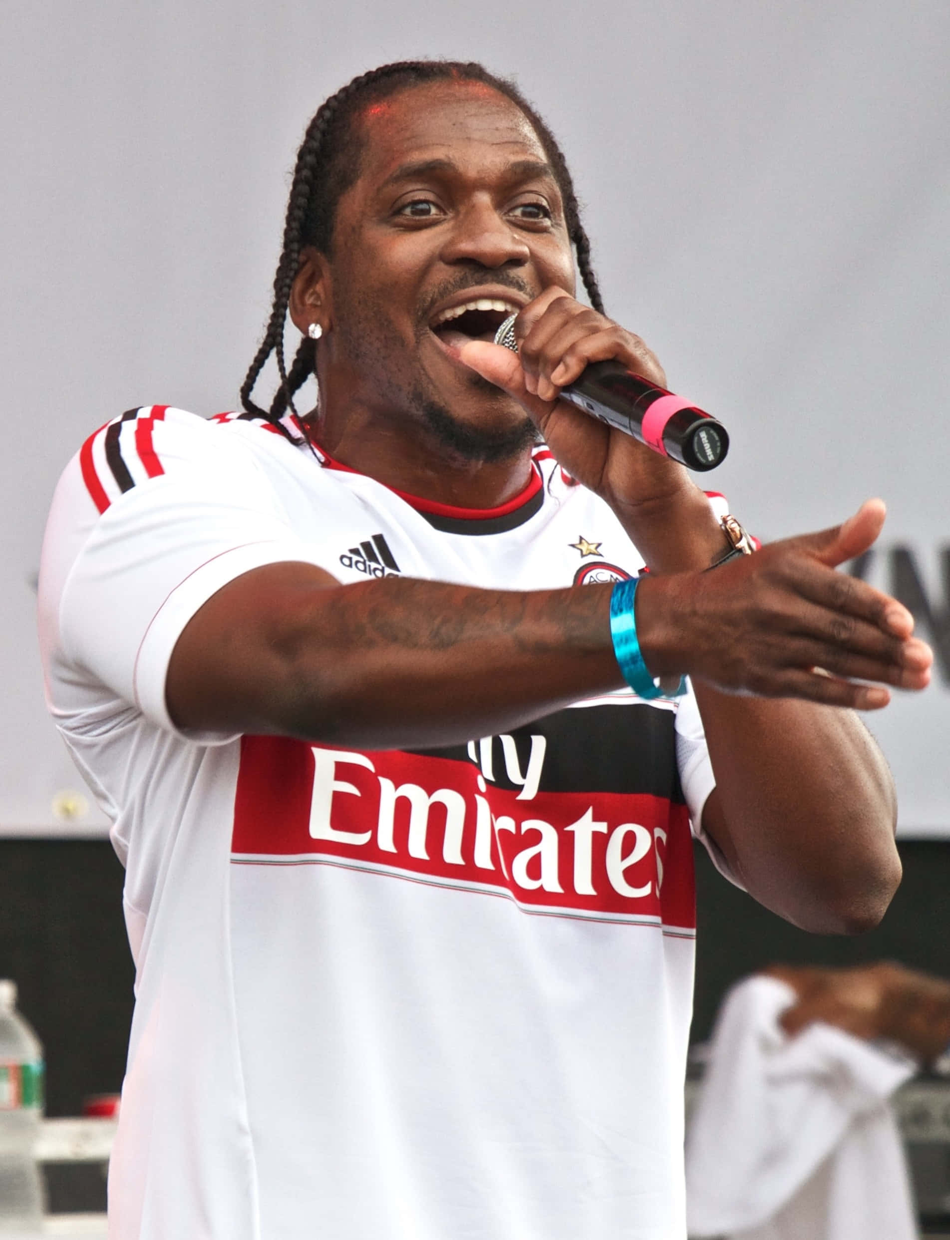 Pusha T, pink microphone, white AC Milan jersey, Full HD Phone Wallpaper