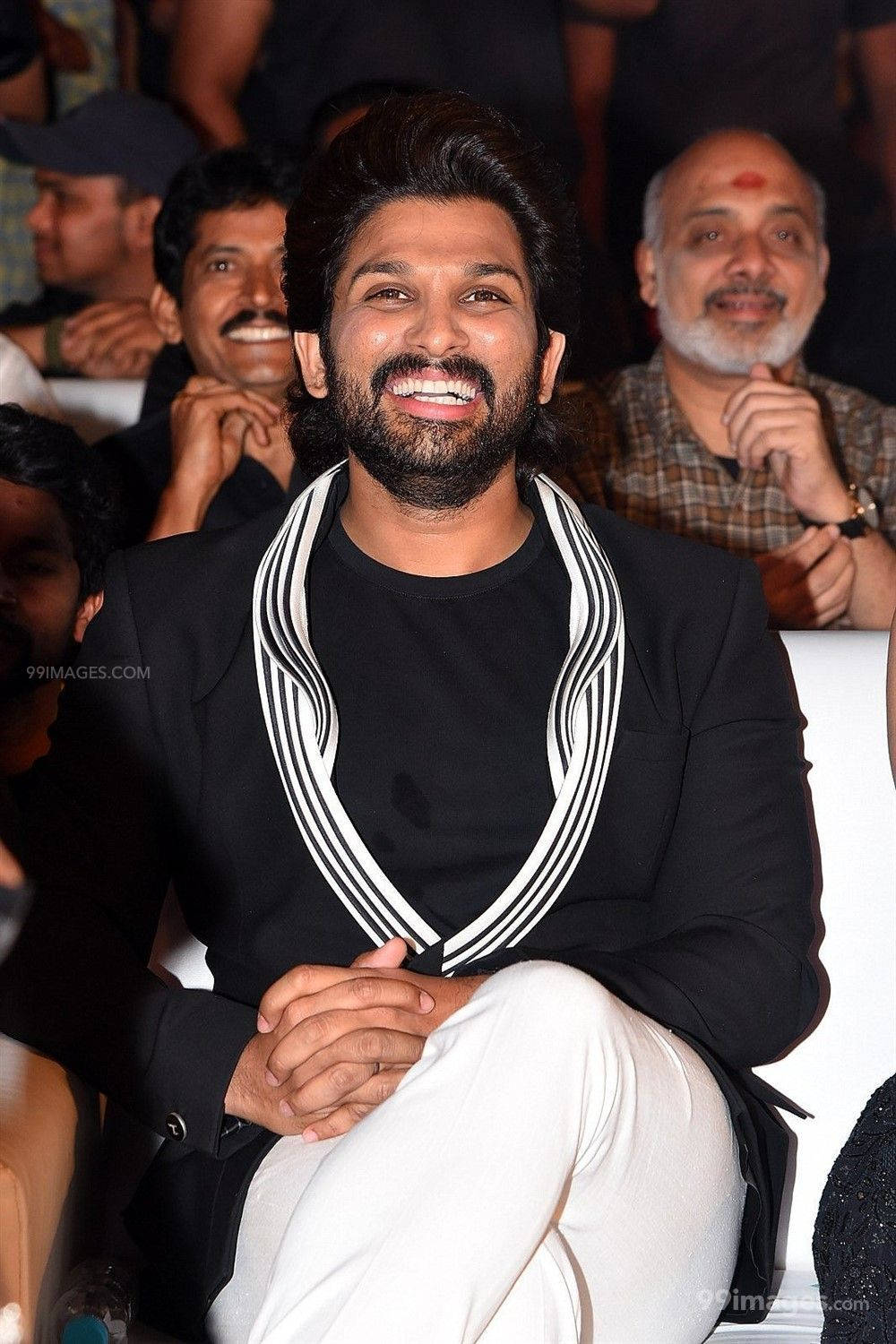 Pushpa, Allu Arjun, black blazer with white stripes, HD Phone Wallpaper