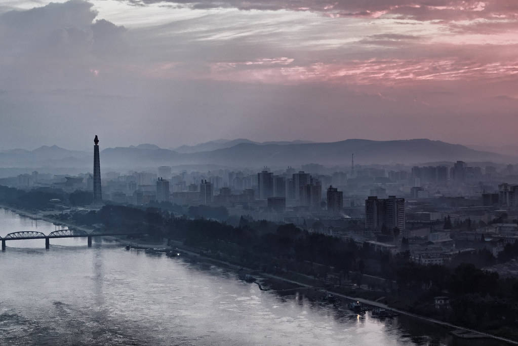 Pyongyang, dusk, river city, SD Desktop Wallpaper