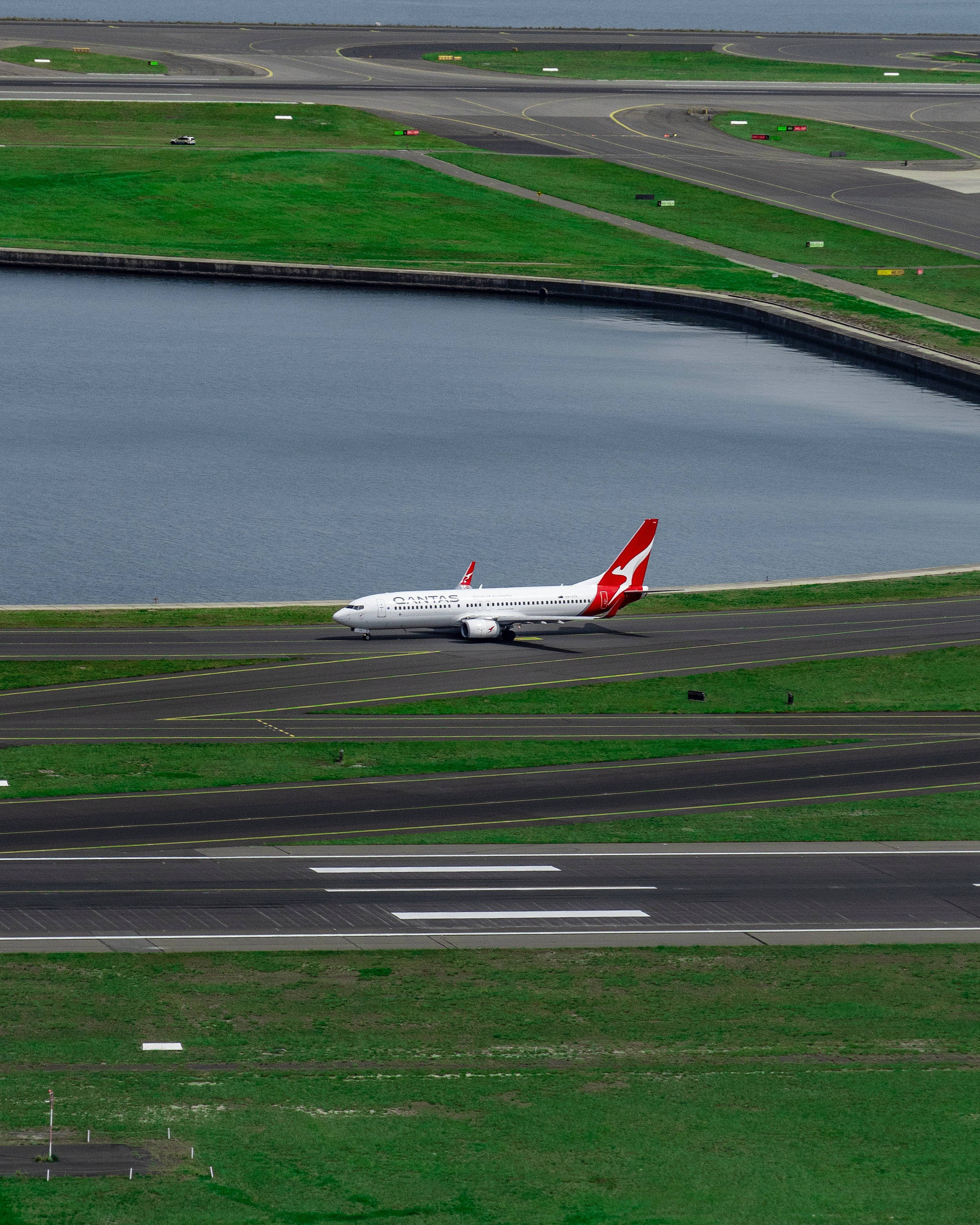 Qantas, aircraft, runway, 2K Phone Wallpaper