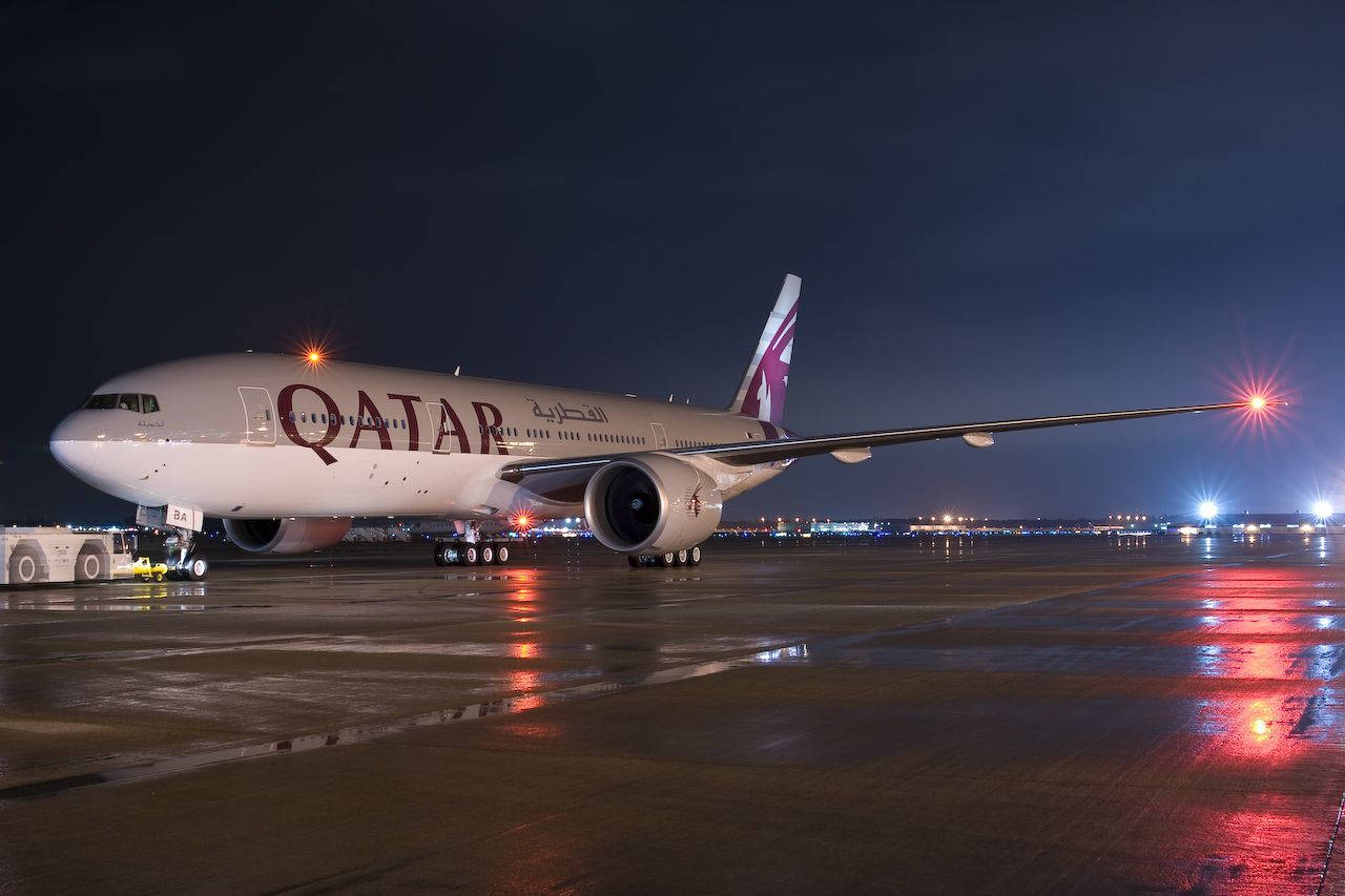 Qatar Airways, plane, tarmac, HD Desktop Wallpaper
