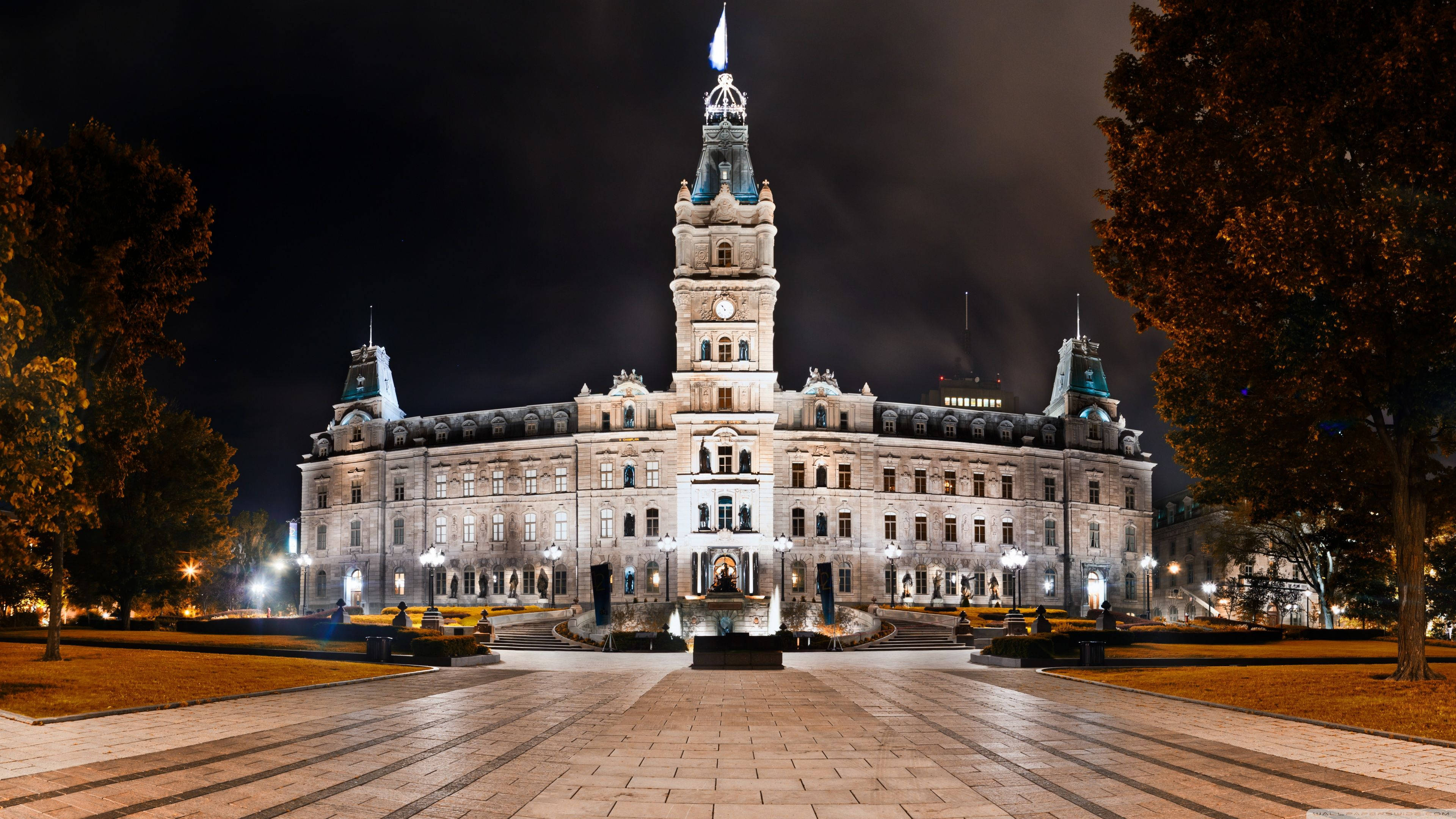 Quebec City, Grand historic stone building, night, 4K Desktop Wallpaper