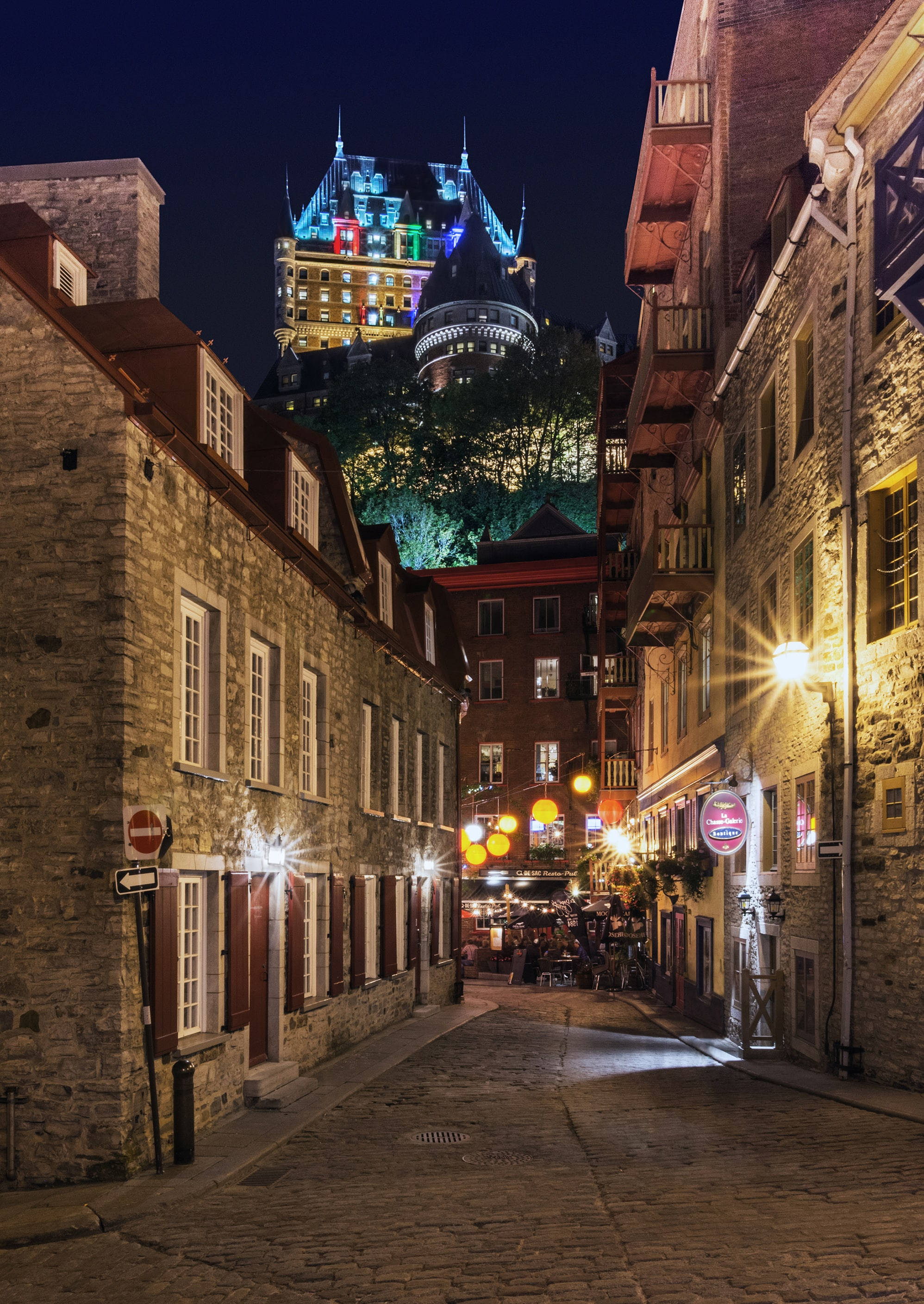 Quebec City, cobblestone street, historic stone buildings, 2K Phone Wallpaper