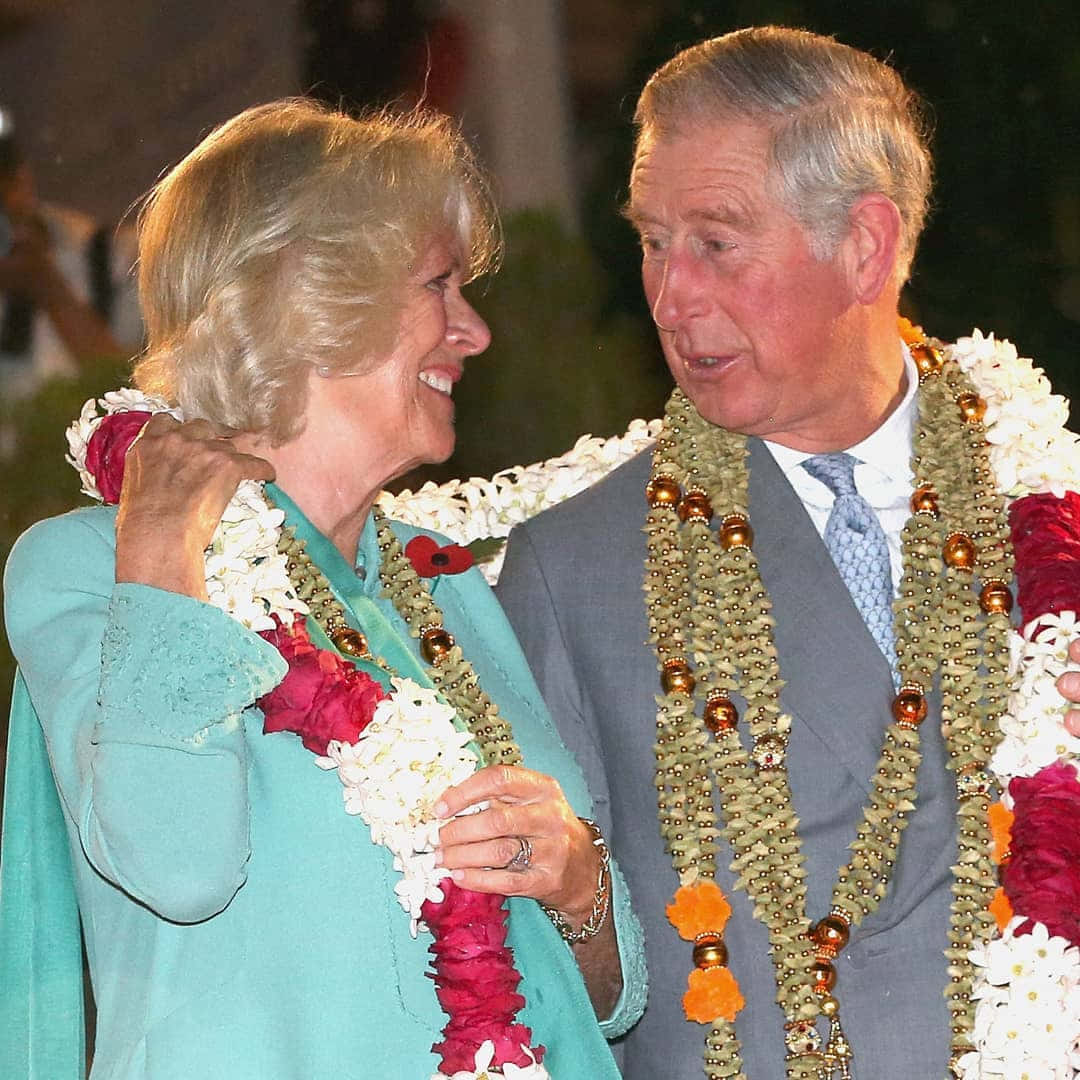 Queen Camilla, floral wreaths, teal dress, SD Desktop Wallpaper
