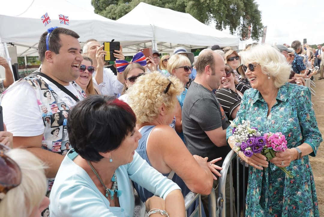 Queen Camilla, floral dress, purple flowers, SD Desktop Wallpaper