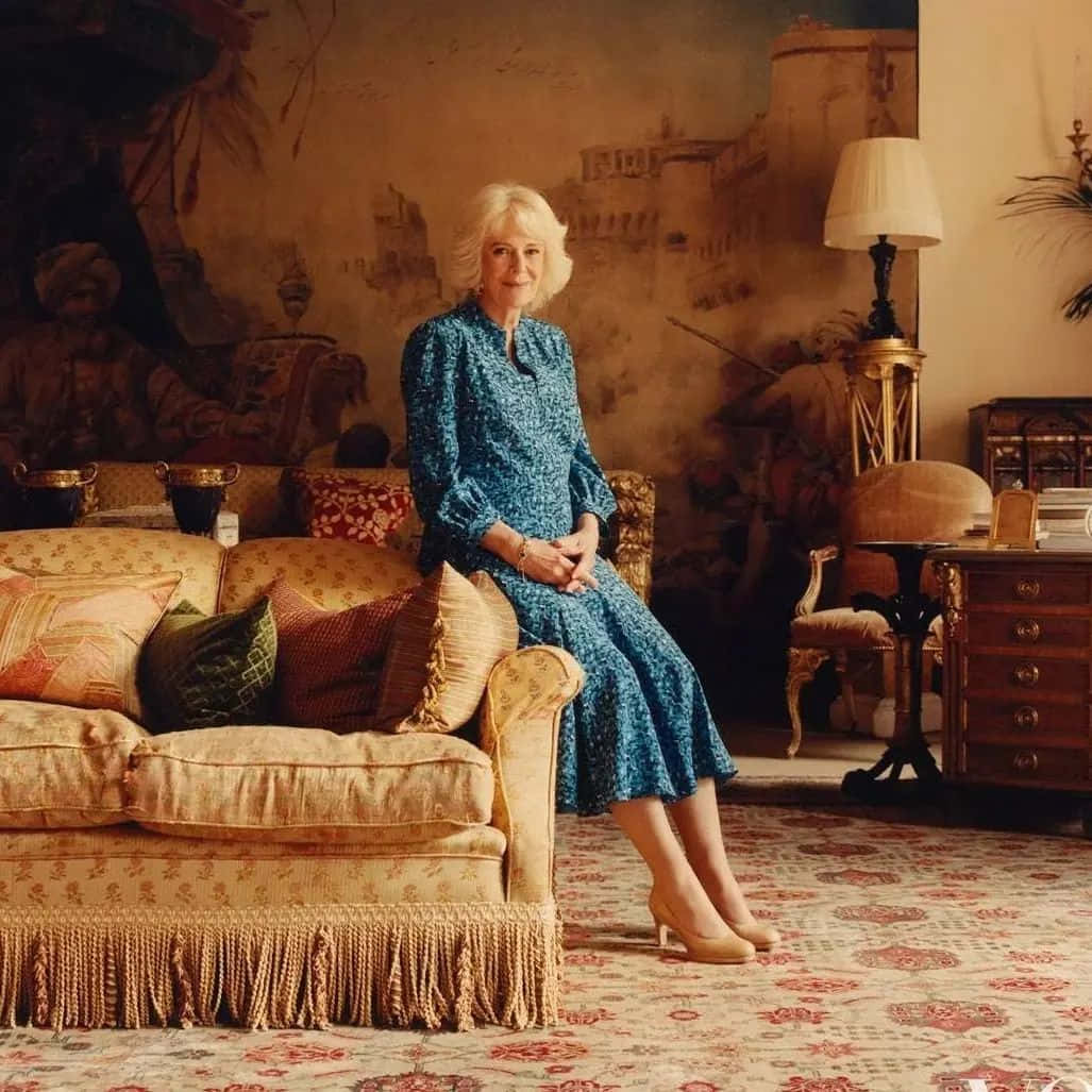 Queen Camilla, blue patterned dress, ornate gold sofa, SD Desktop Wallpaper