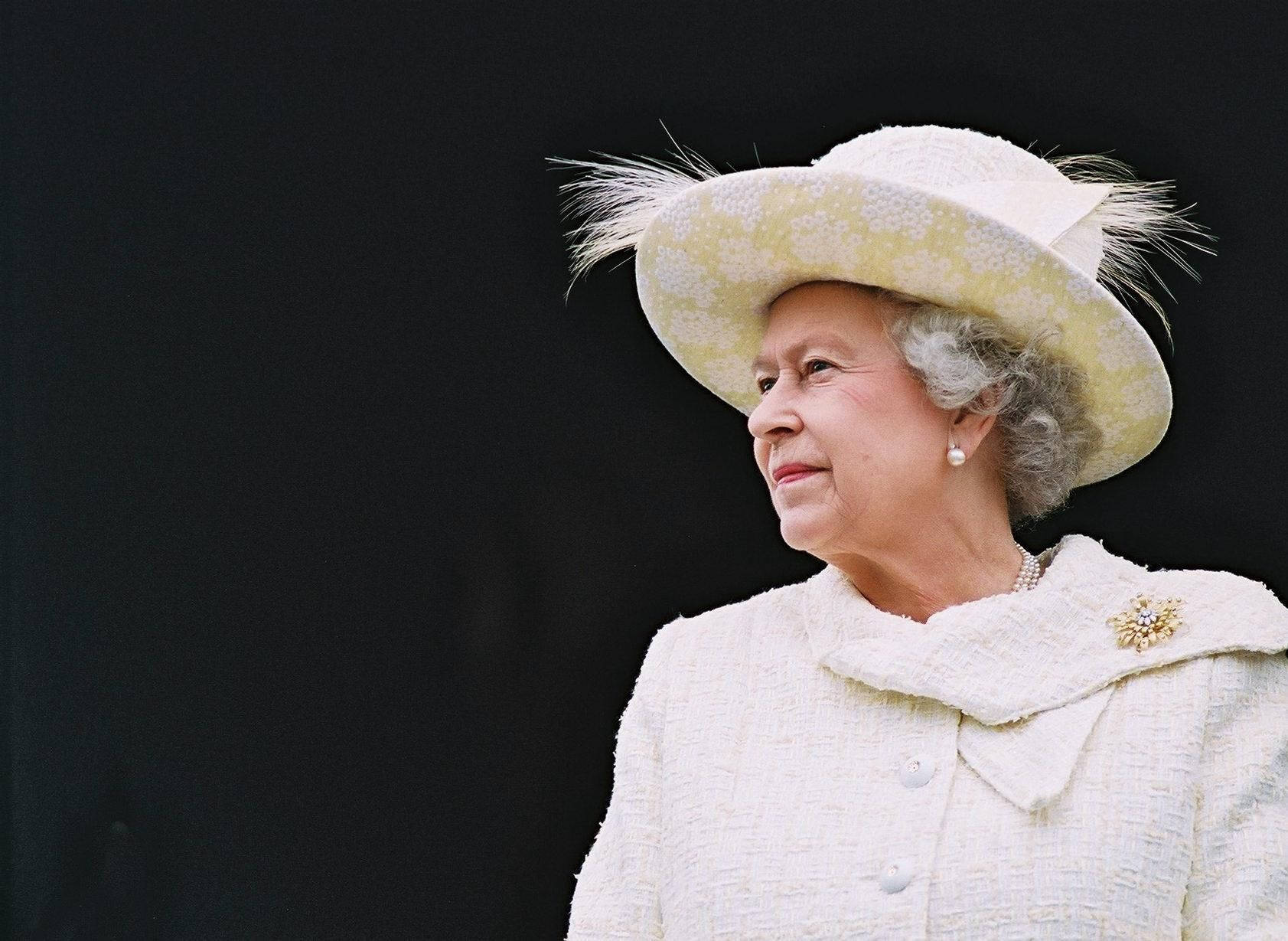 Queen Elizabeth, white coat, cream coat, HD Desktop Wallpaper