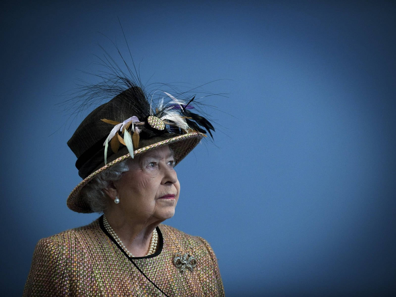 Queen Elizabeth, fascinator hat, ornate feathered hat, HD Desktop Wallpaper