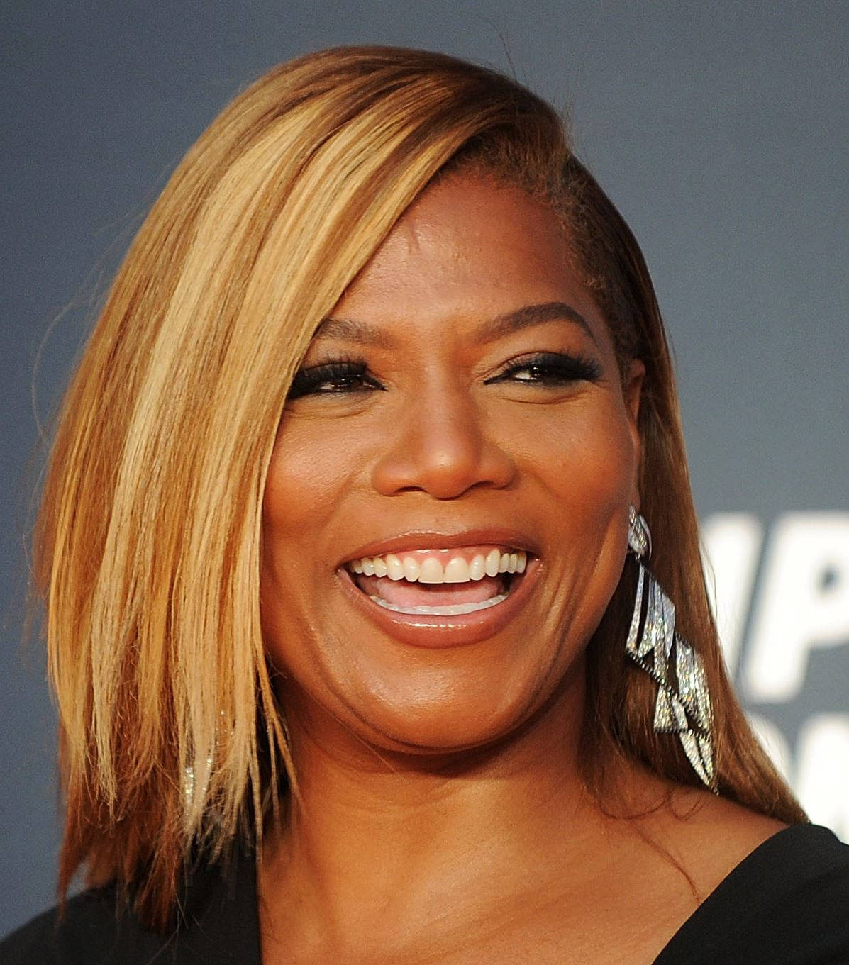 Queen Latifah, blonde hair, sparkling earrings, HD Phone Wallpaper