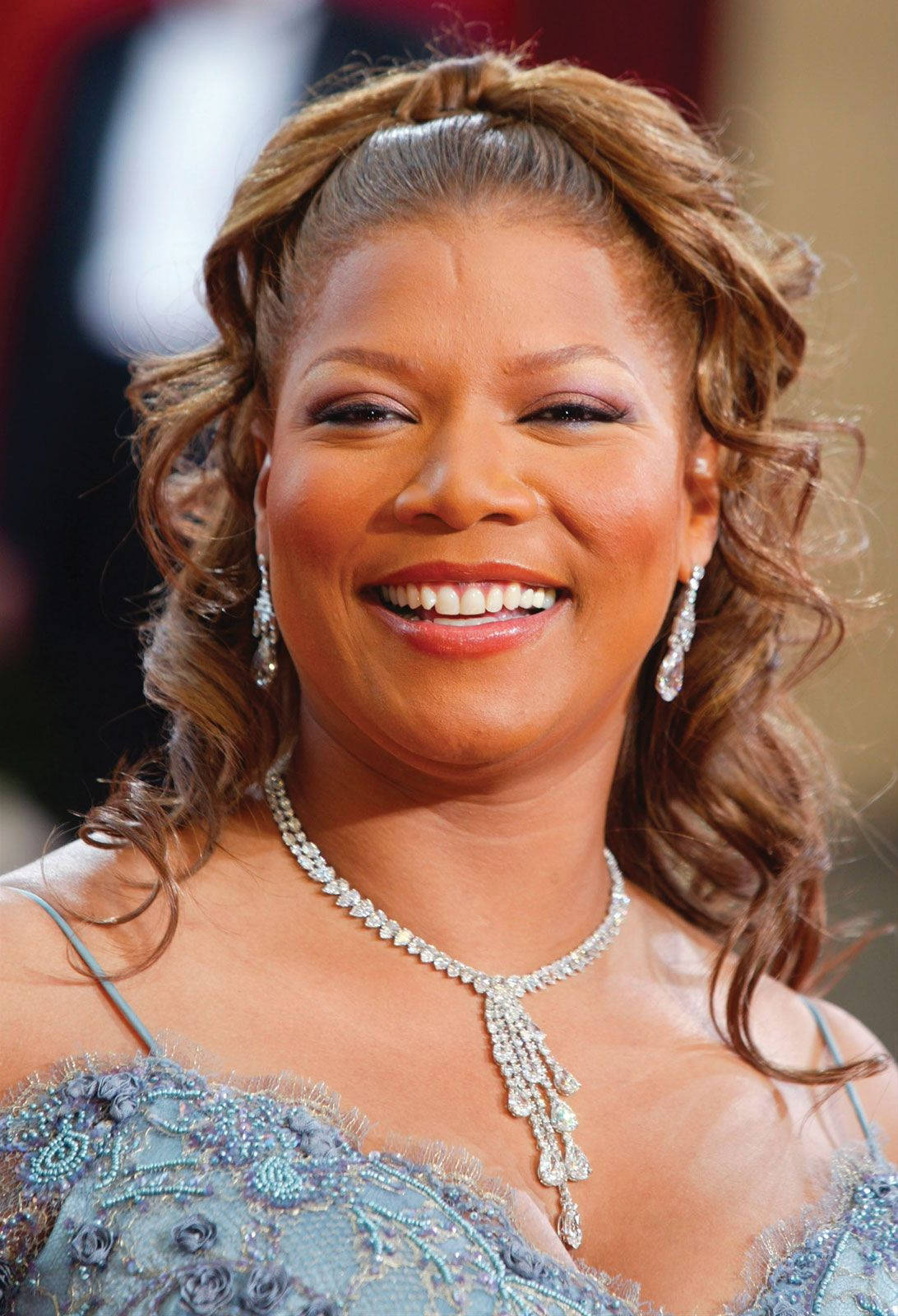 Queen Latifah, curly brown hair, sparkling diamond necklace, HD Phone Wallpaper