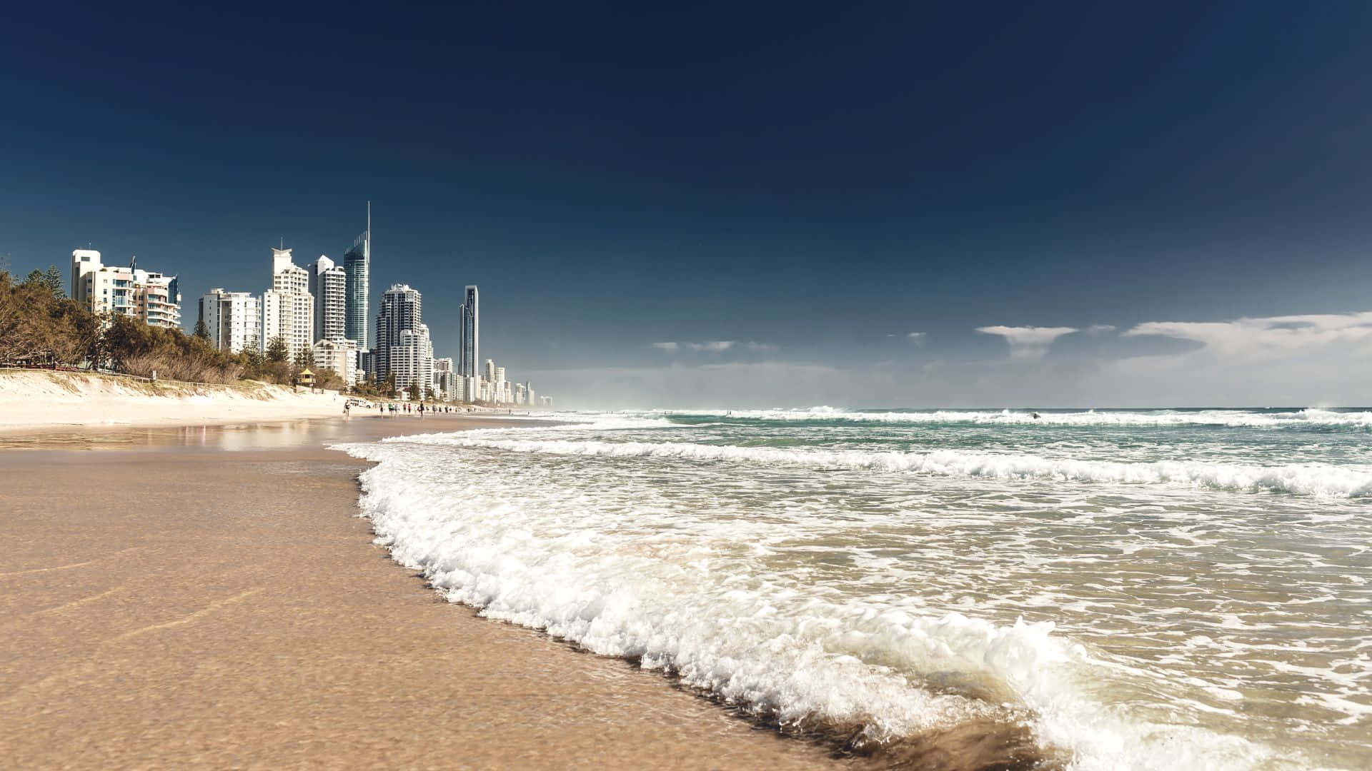 Queensland, sandy beach, modern coastal city skyline, Full HD Desktop Wallpaper