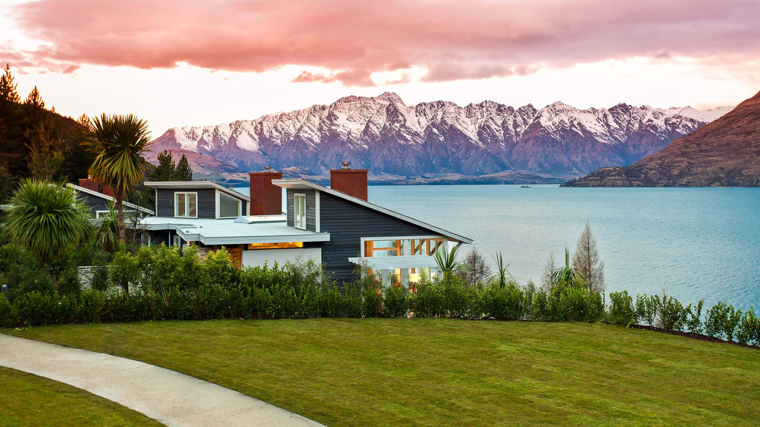 Queenstown, lakeside residence, sunset, 2K Desktop Wallpaper