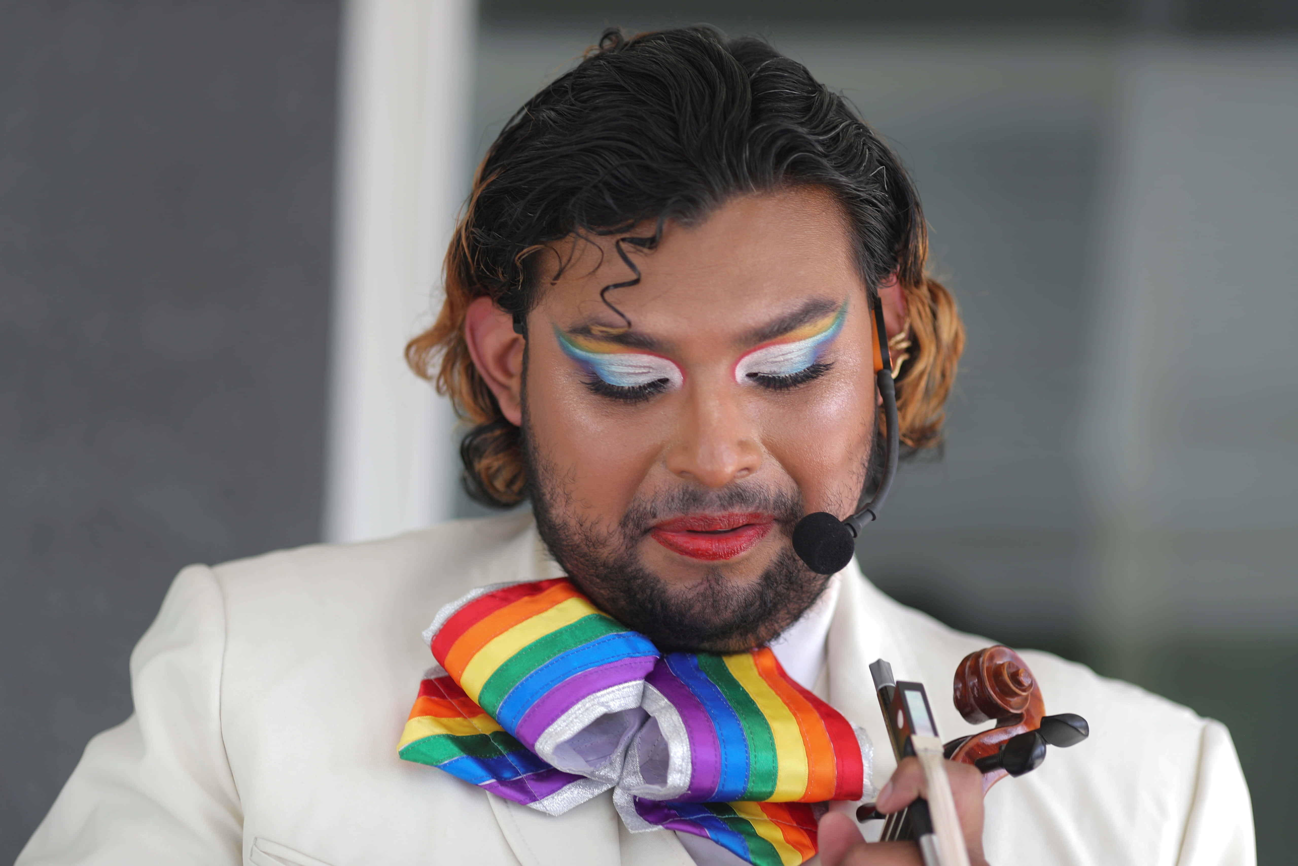 rainbow makeup, bowtie, violin, 4K Desktop Wallpaper