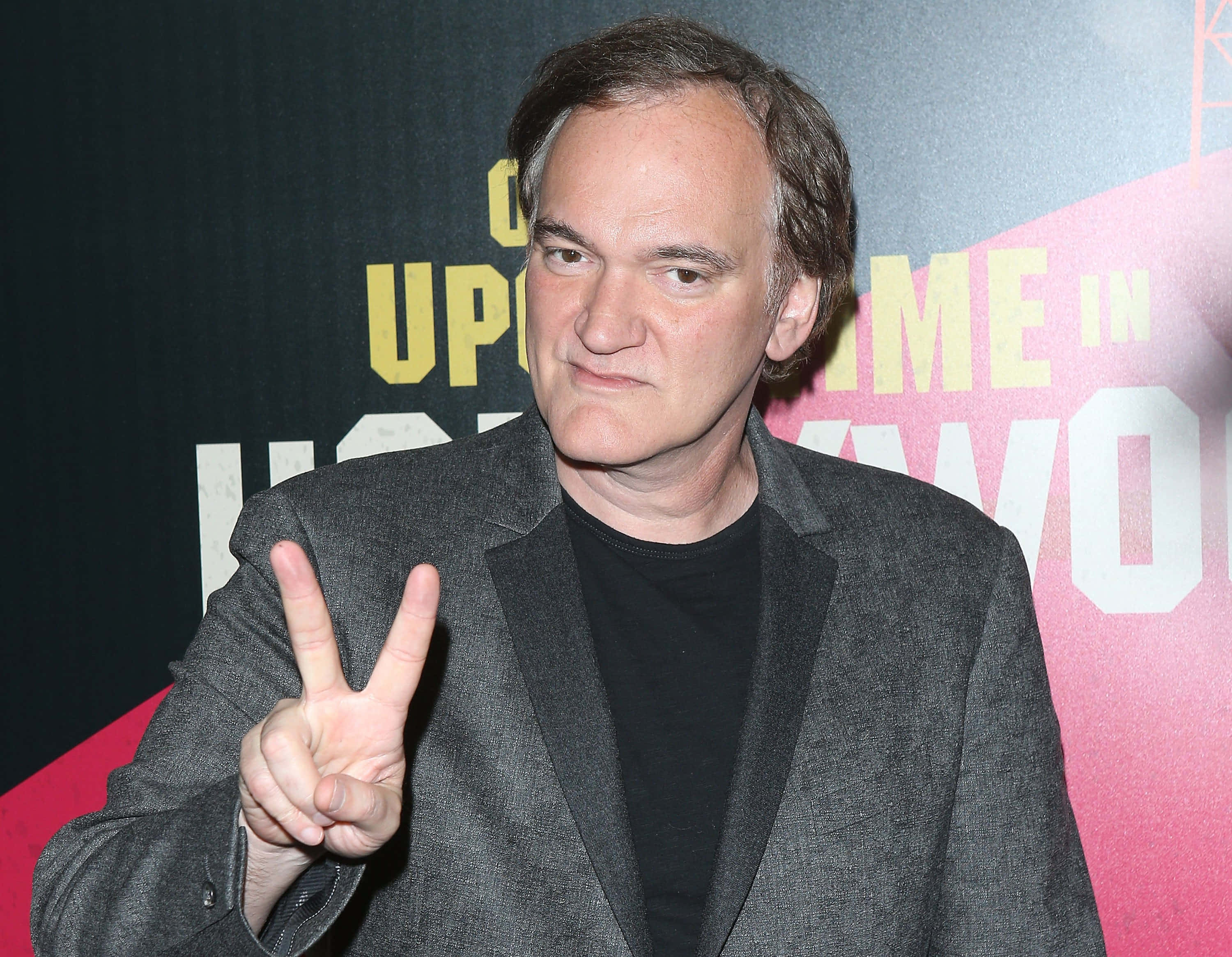 Quentin Tarantino, peace sign, movie premiere, 2K Desktop Wallpaper