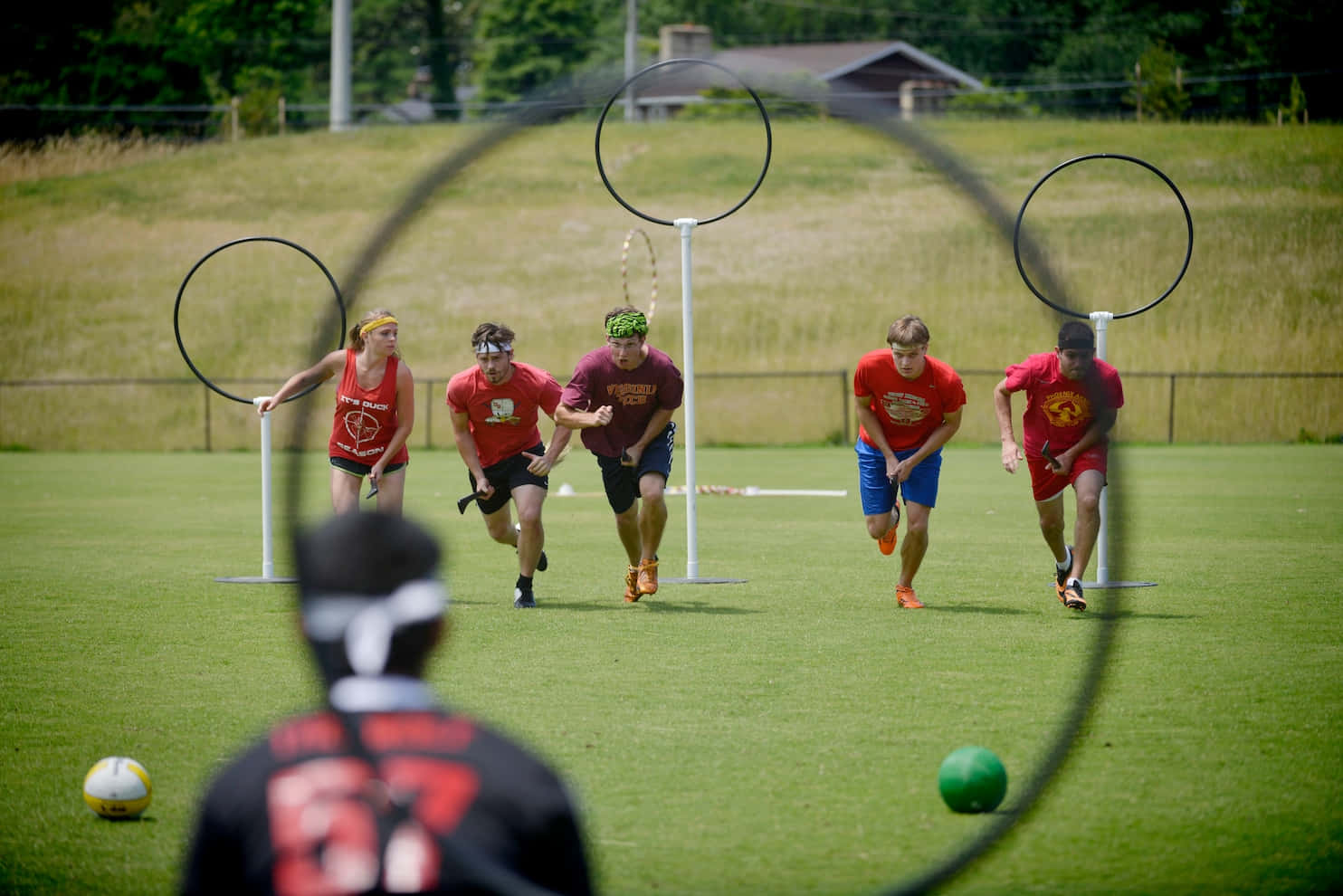 Quidditch, red jerseys, grassy field, HD Desktop Wallpaper