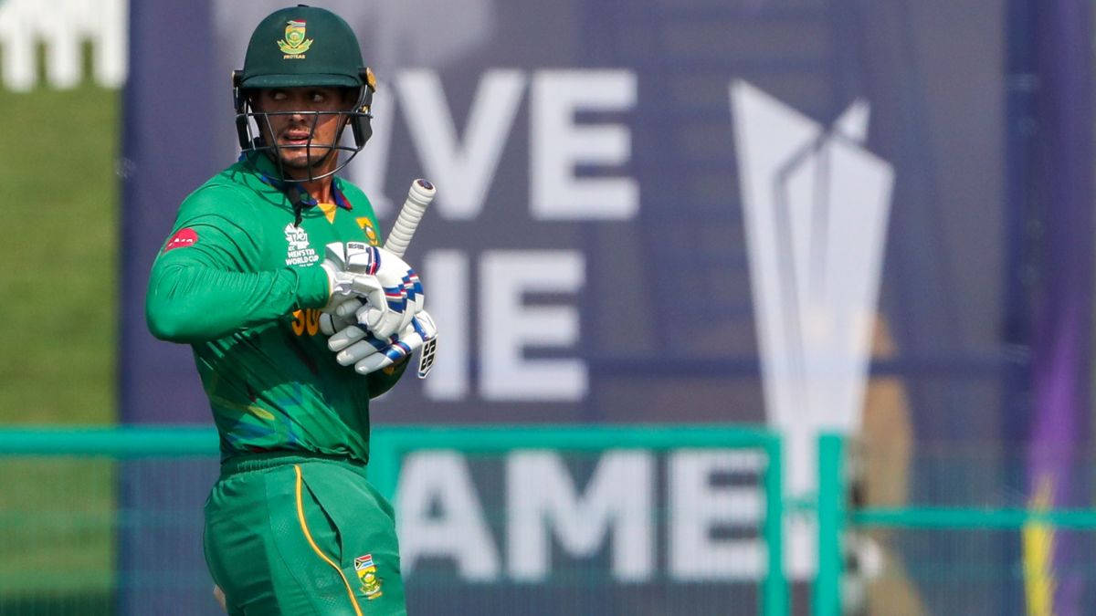 Quinton De Kock, batting glove, green uniform, SD Desktop Wallpaper