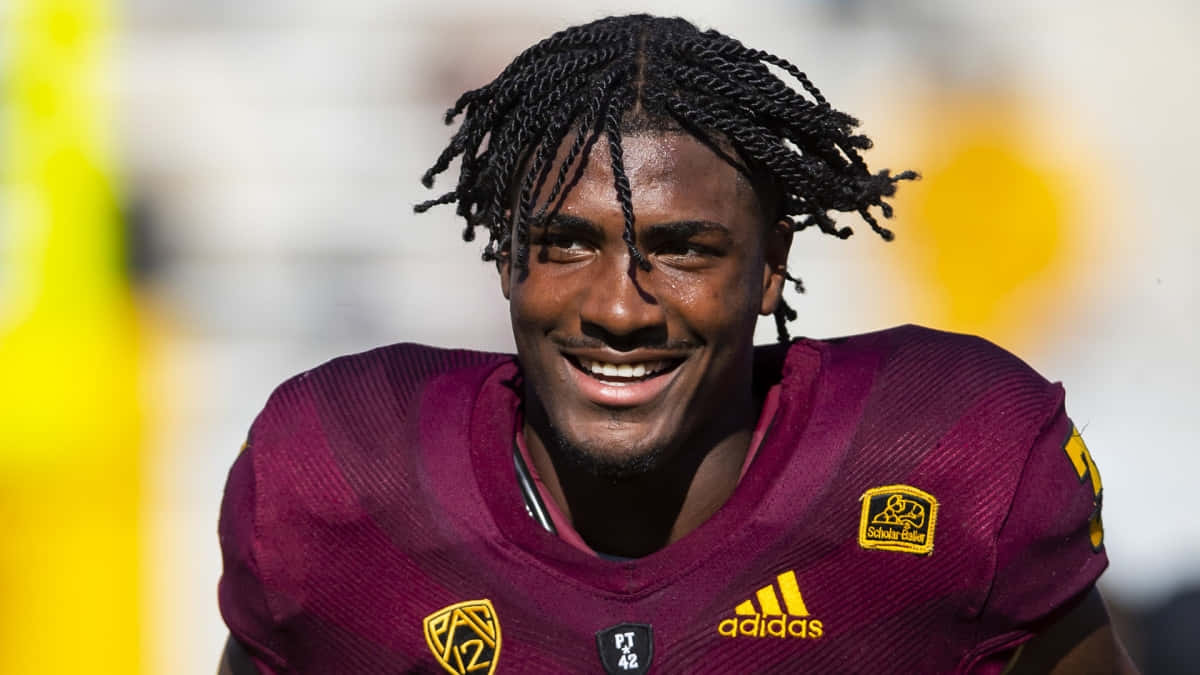 Rachaad White, maroon jersey, gold accents, SD Desktop Wallpaper