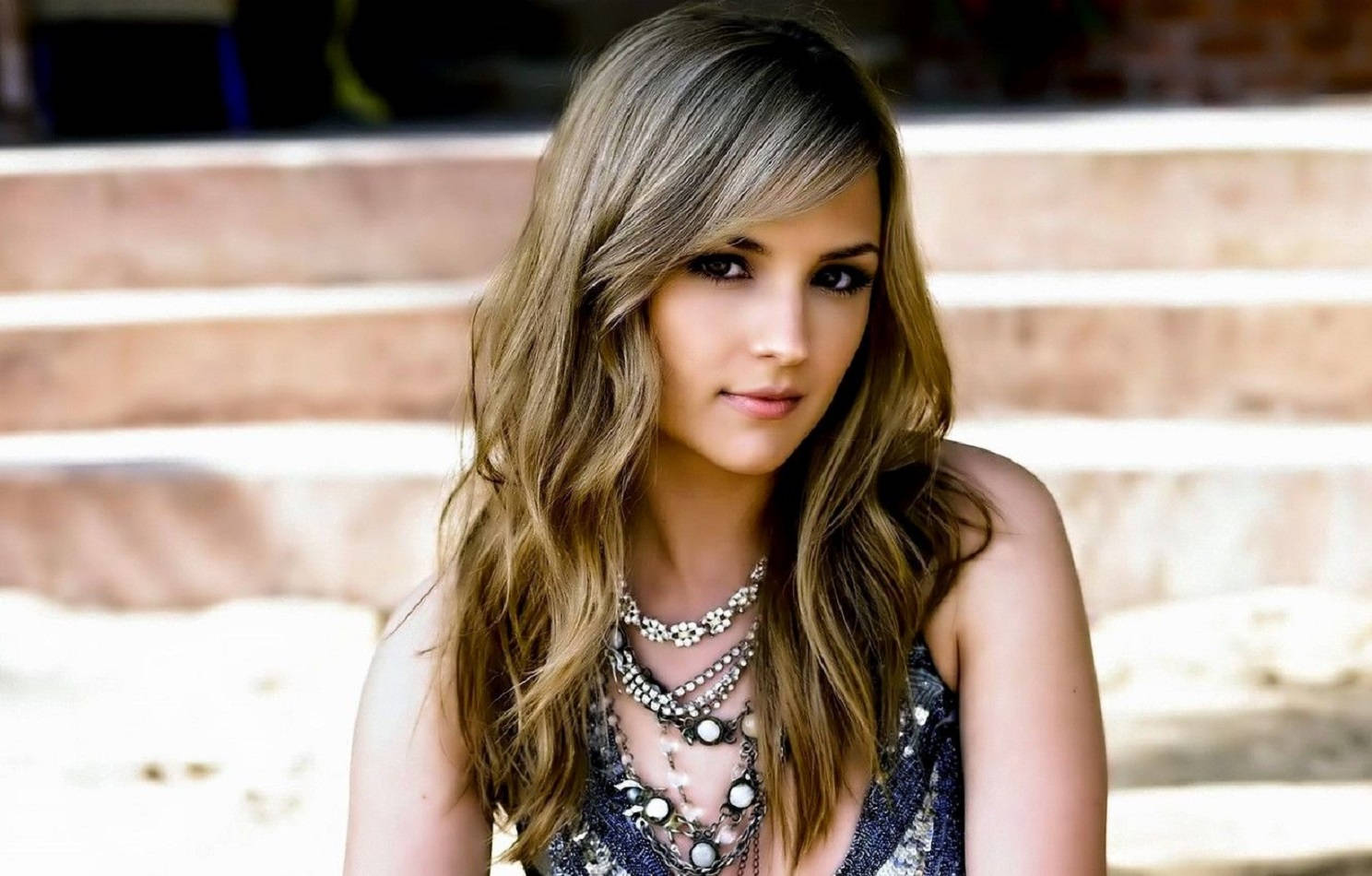 Rachael Leigh Cook, wavy blonde hair, layered necklaces, HD Desktop Wallpaper