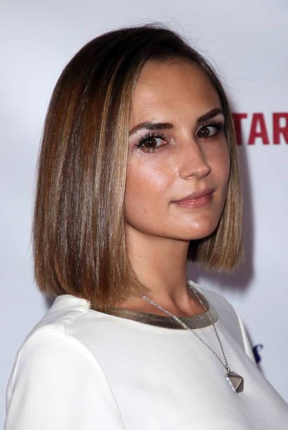 Rachael Leigh Cook, white blouse, red carpet event, SD Phone Wallpaper