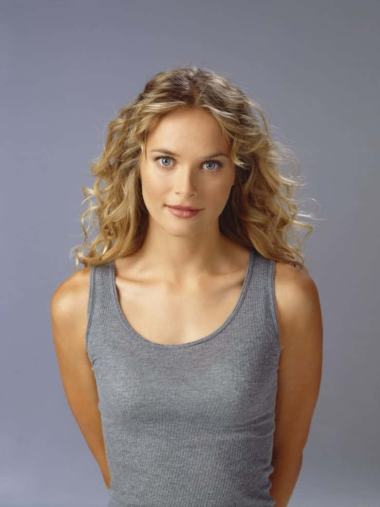 Rachel Blanchard, curly blonde hair, blue eyes, SD Phone Wallpaper