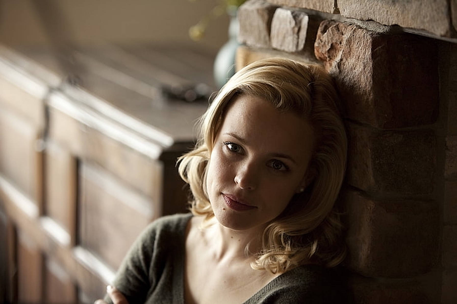Rachel Mcadams, blonde woman, rustic brick fireplace, HD Desktop Wallpaper