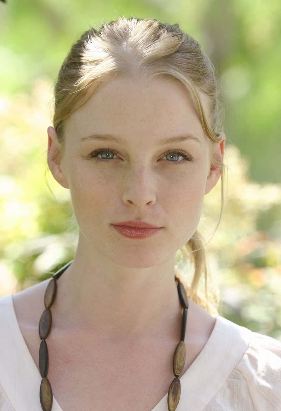 Rachel Nichols, white top, wooden bead necklace, HD Phone Wallpaper