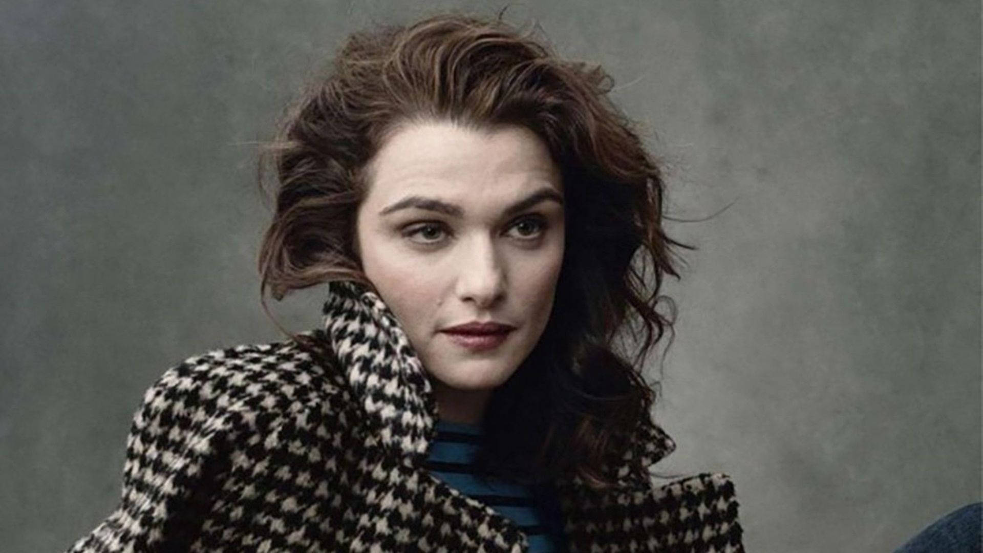 Rachel Weisz, black and white houndstooth coat, muted gray backdrop, Full HD Desktop Wallpaper