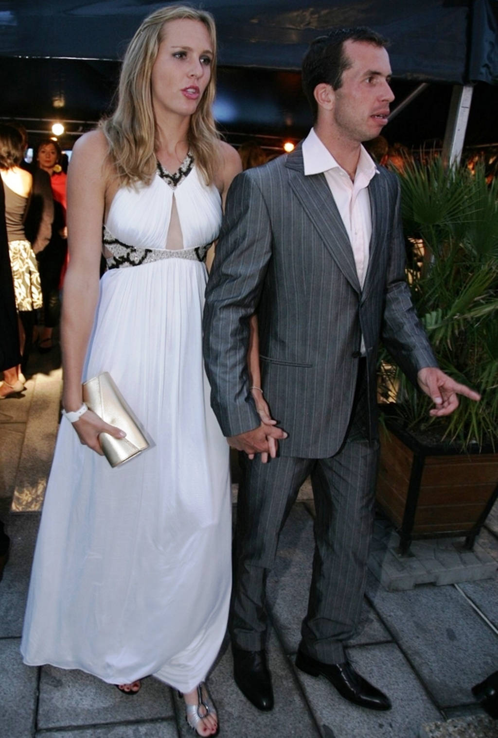 Radek Stepanek, gray pinstripe suit, white gown, HD Phone Wallpaper