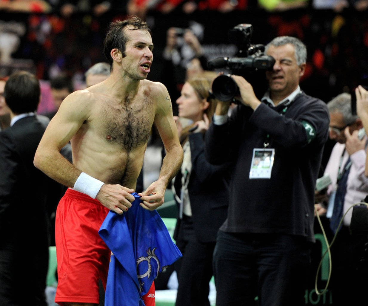 Radek Stepanek, red shorts, blue shirt, SD Desktop Wallpaper