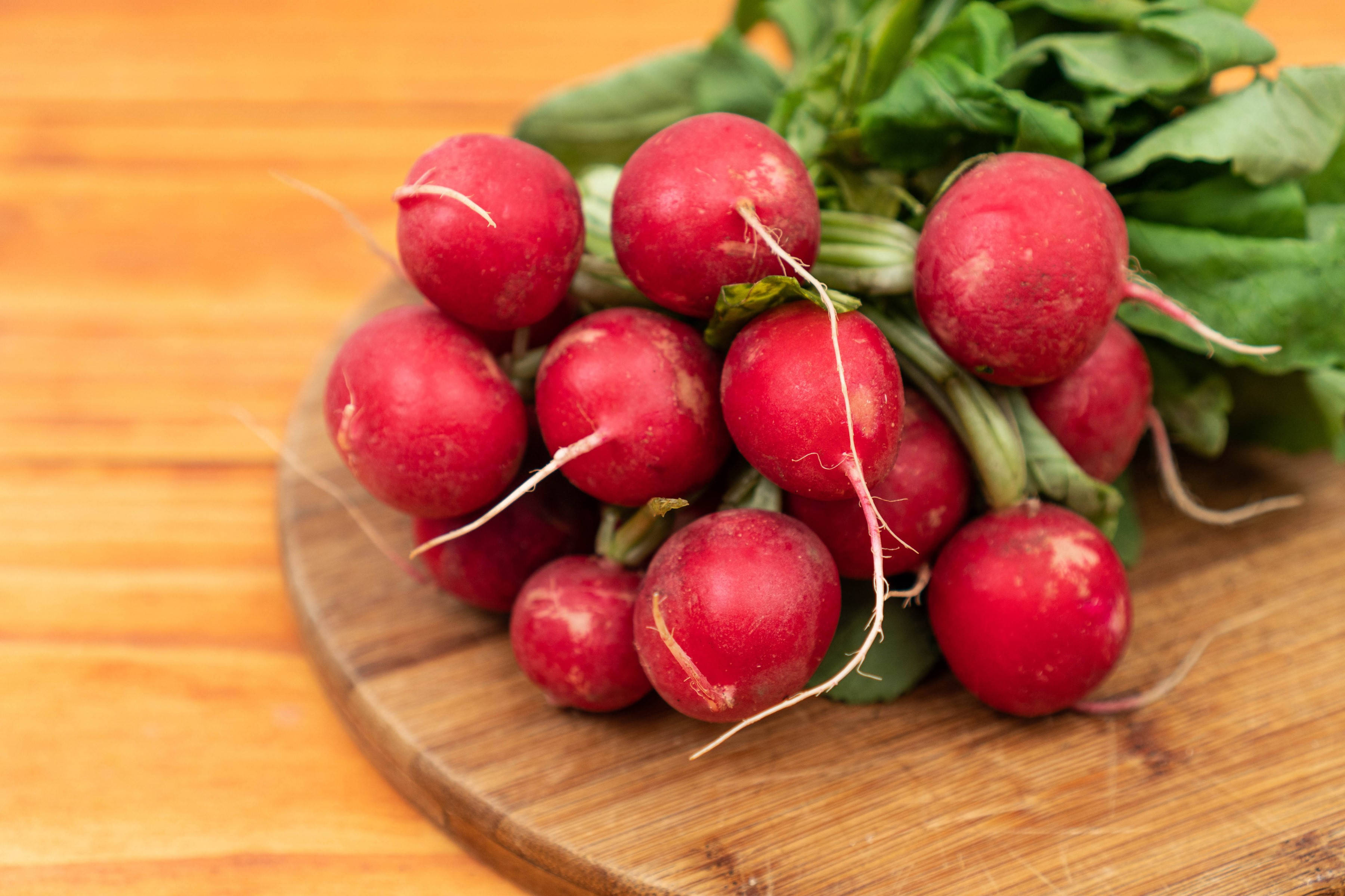 globe radish, red radish, green tops, 2K Desktop Wallpaper