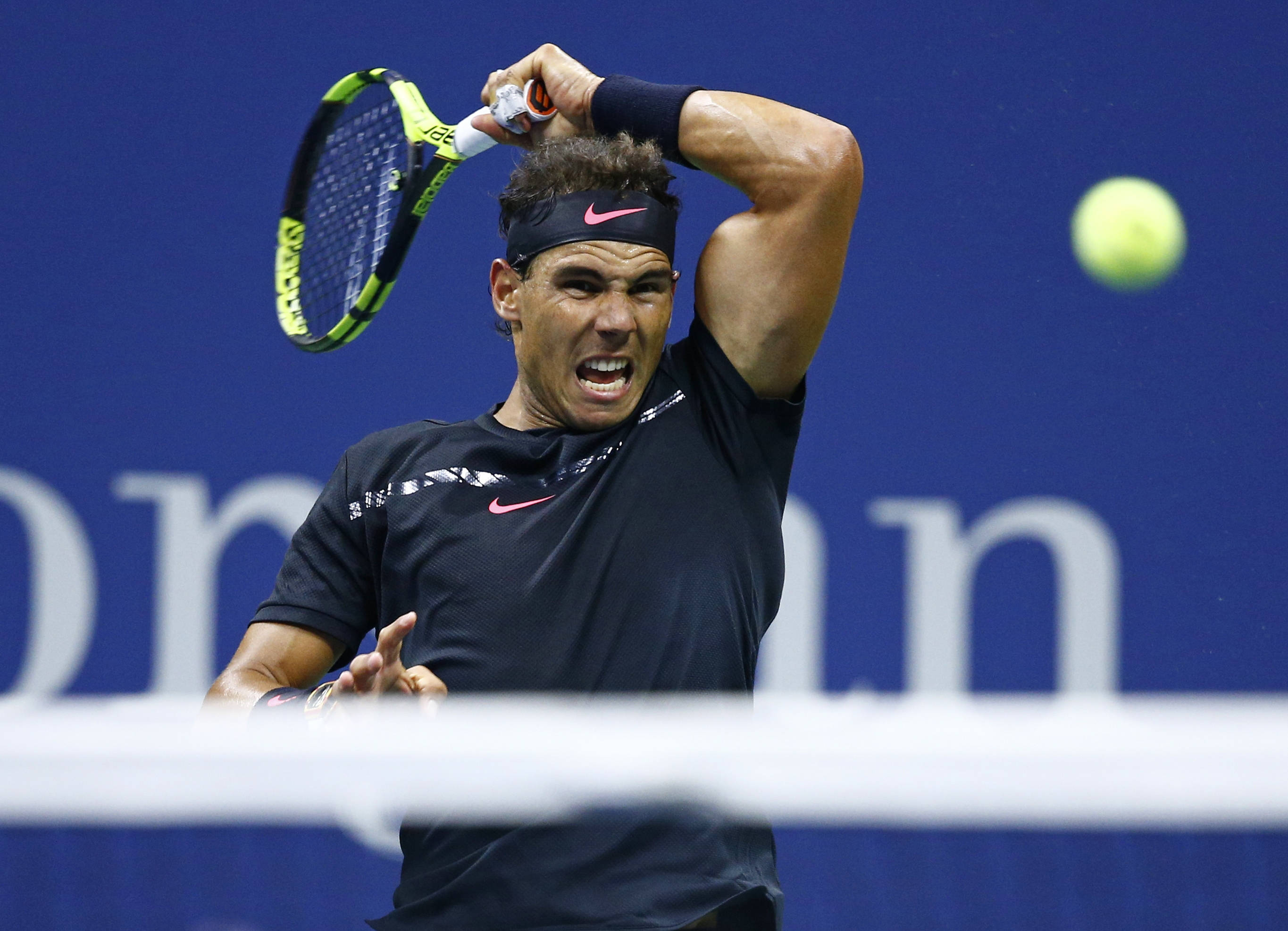 Rafael Nadal, racket, bright yellow ball, 2K Desktop Wallpaper