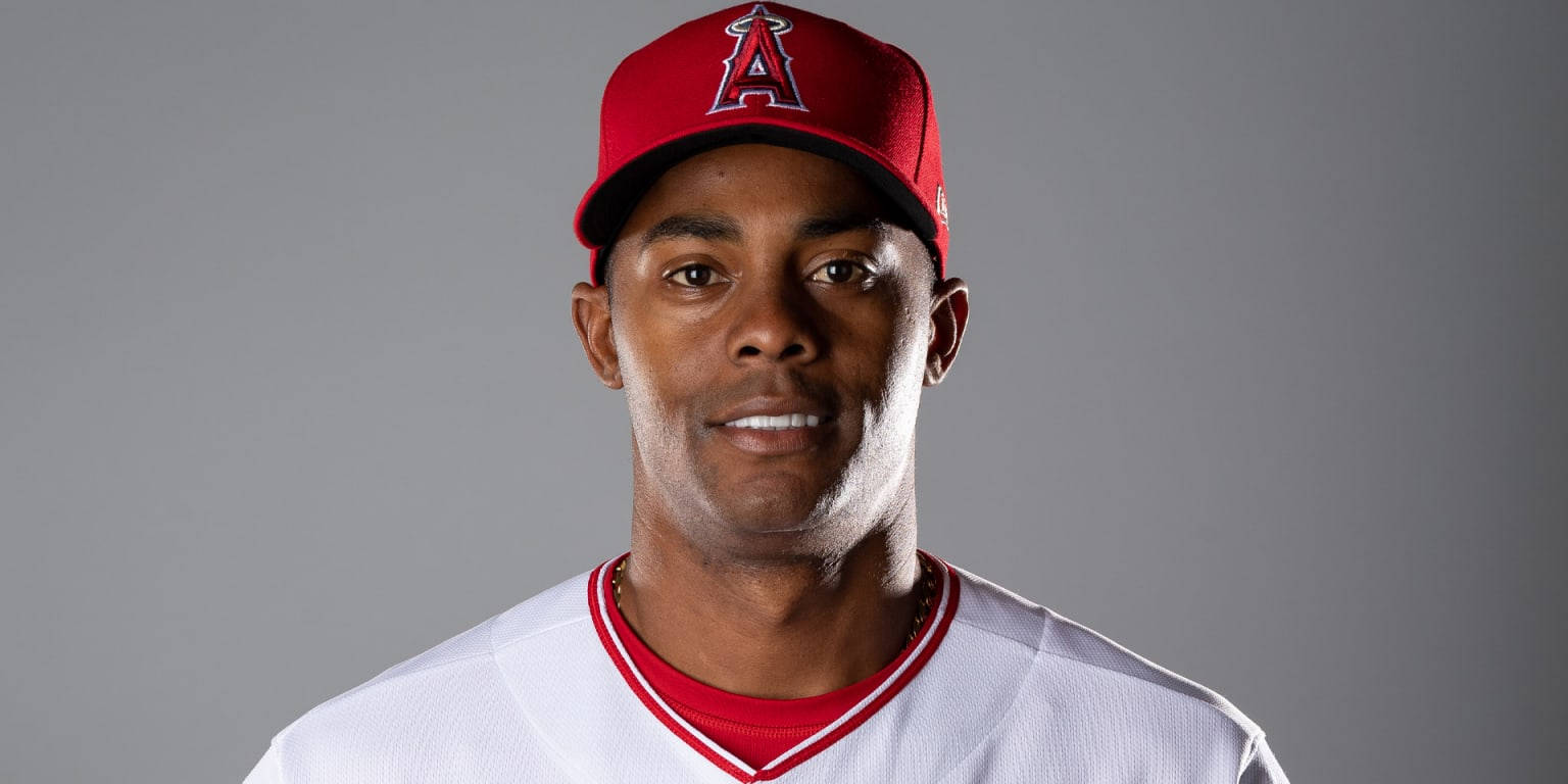 Raisel Iglesias, red cap, white jersey, HD Desktop Wallpaper