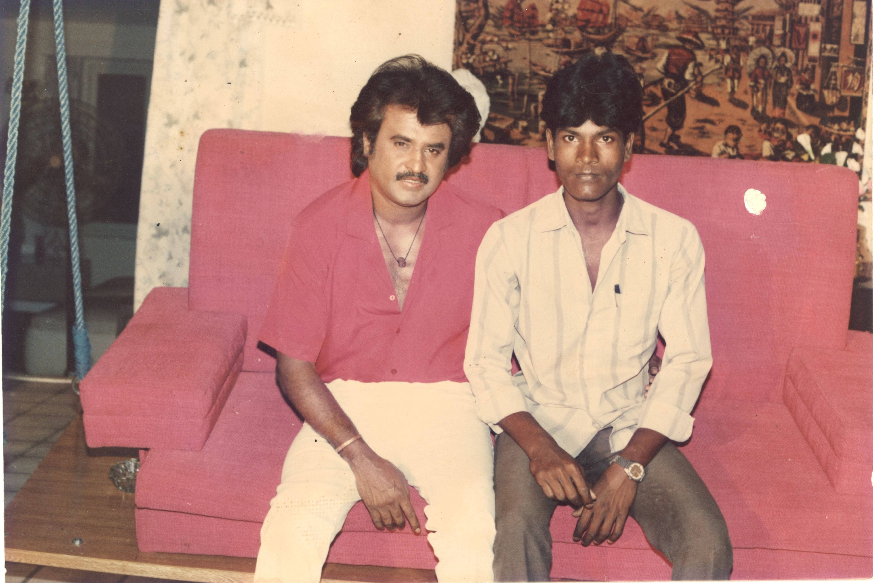 Rajinikanth, friend, bright pink couch, 2K Desktop Wallpaper