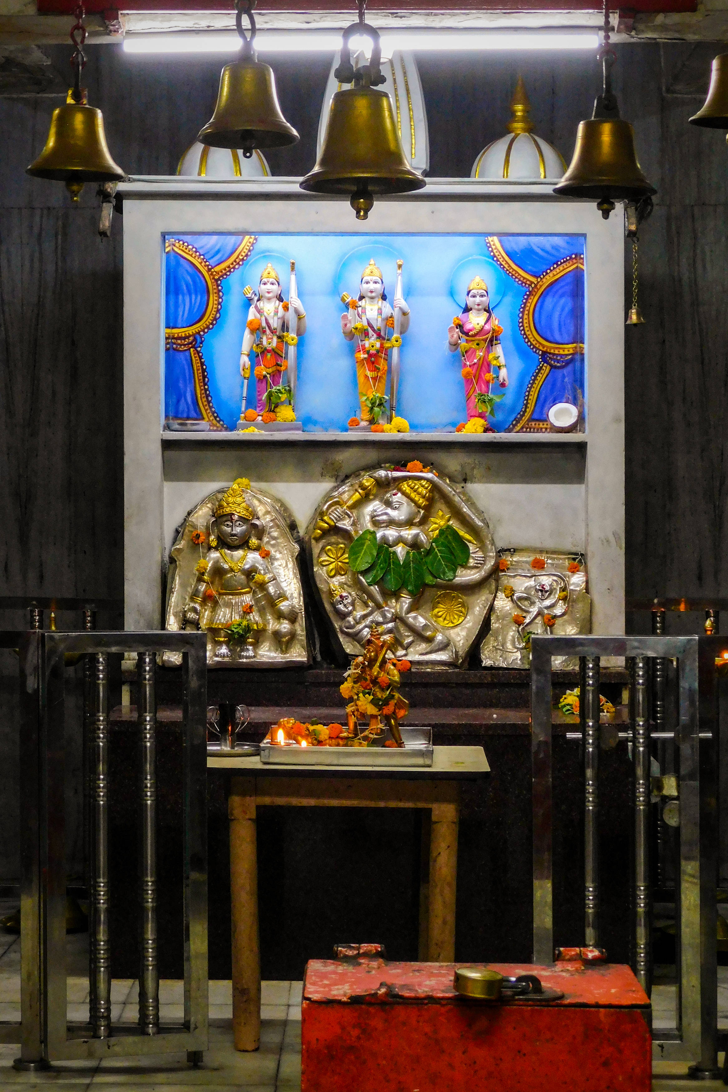 Ram Ji, red praying chair, golden bells, 2K Phone Wallpaper