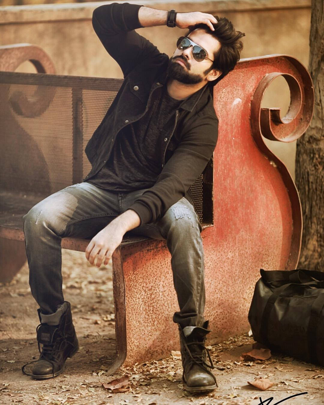 Ram Pothineni, park bench, black jacket, HD Phone Wallpaper