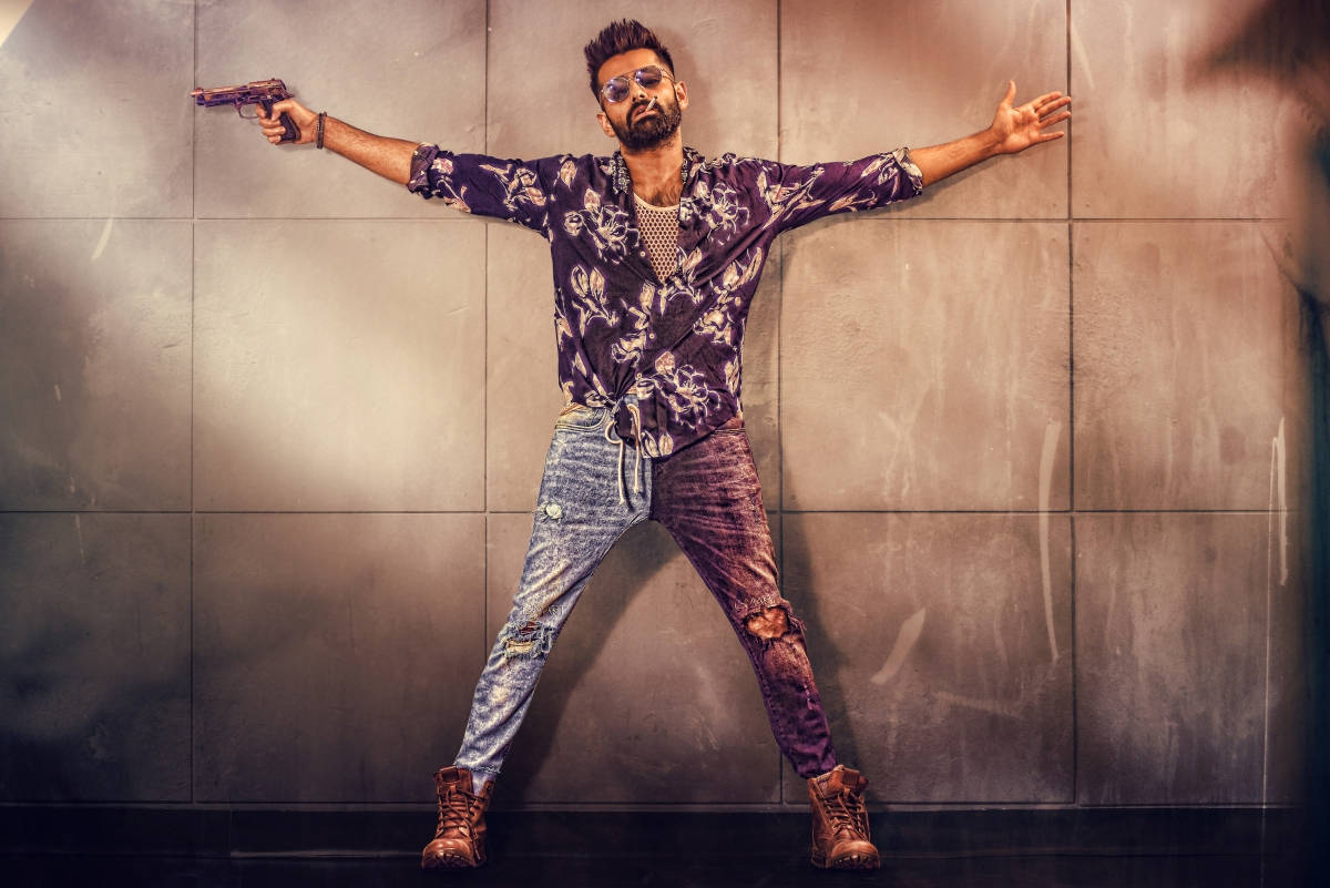 Ram Pothineni, floral shirt, ripped jeans, SD Desktop Wallpaper
