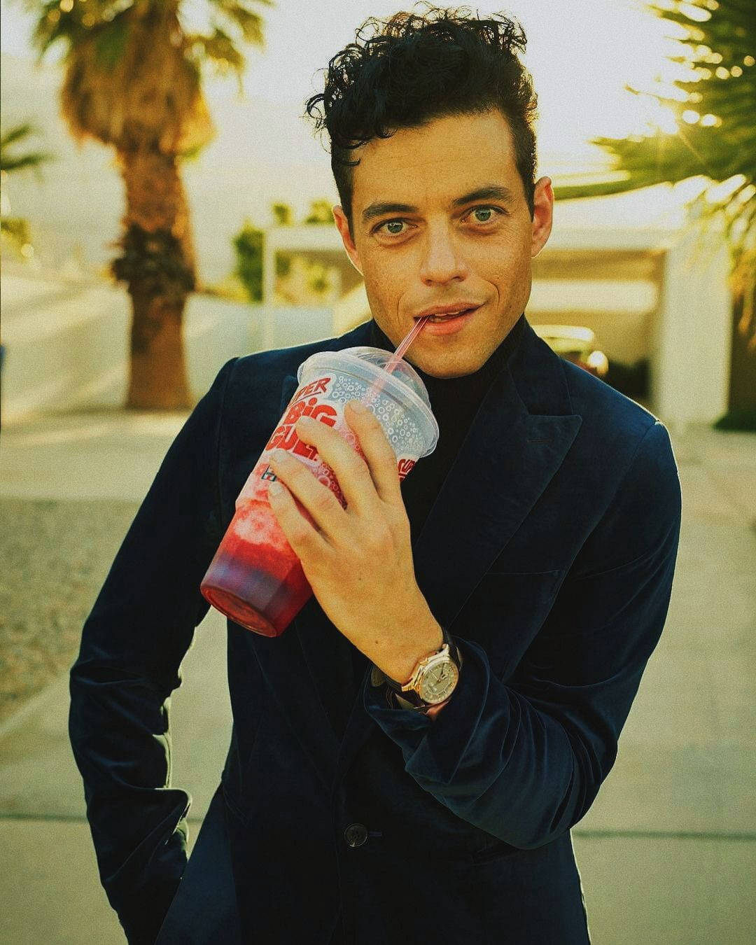 Rami Malek, navy velvet blazer, vibrant red drink, HD Phone Wallpaper