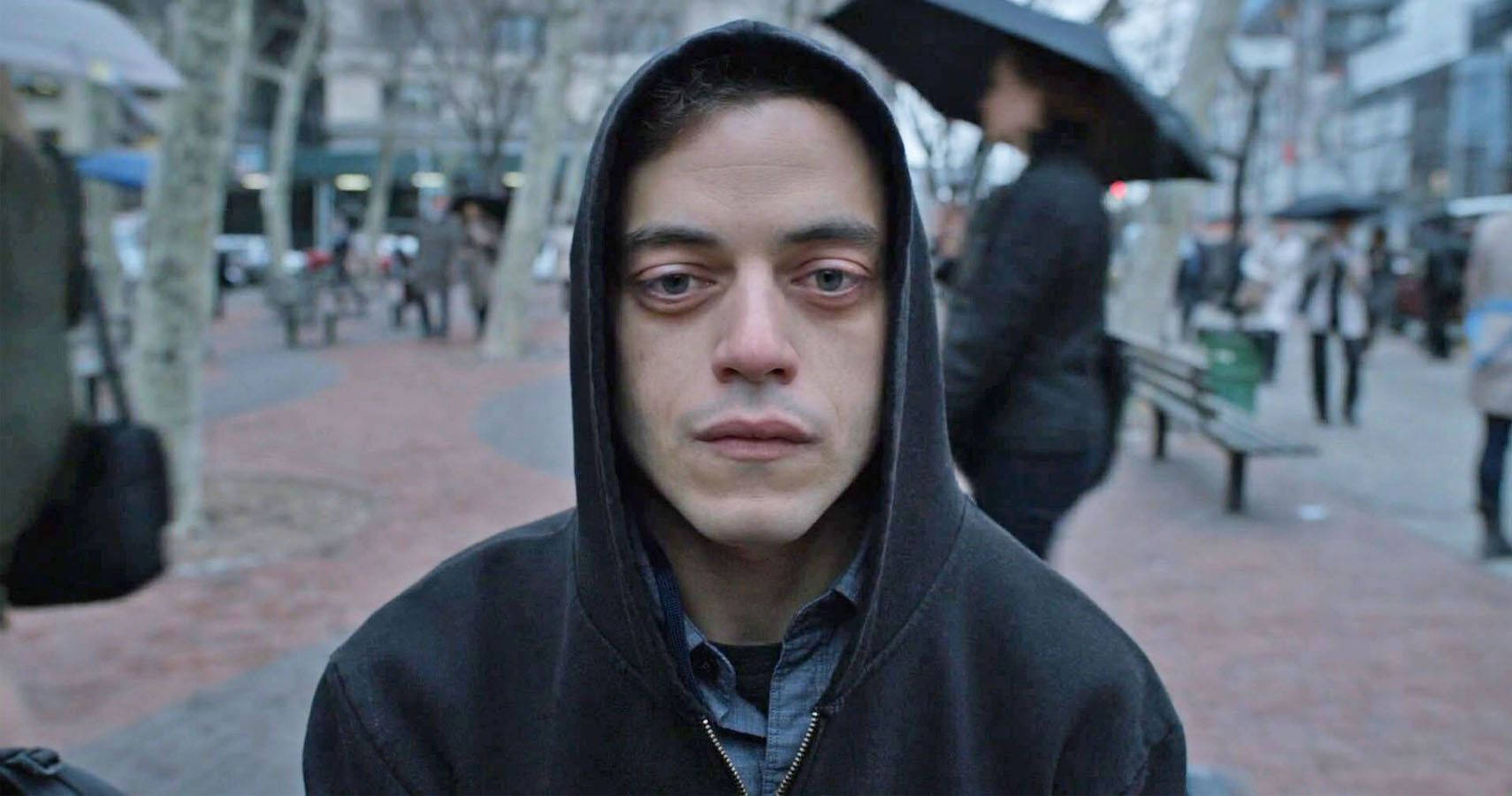 Rami Malek, black hoodie, rainy city sidewalk, HD Desktop Wallpaper