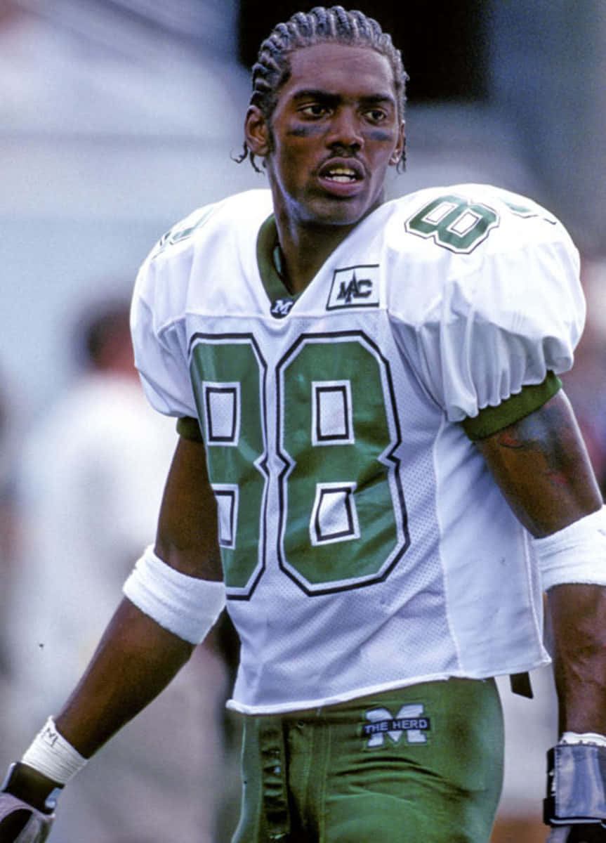 Randy Moss, number 88, white and green jersey, SD Phone Wallpaper