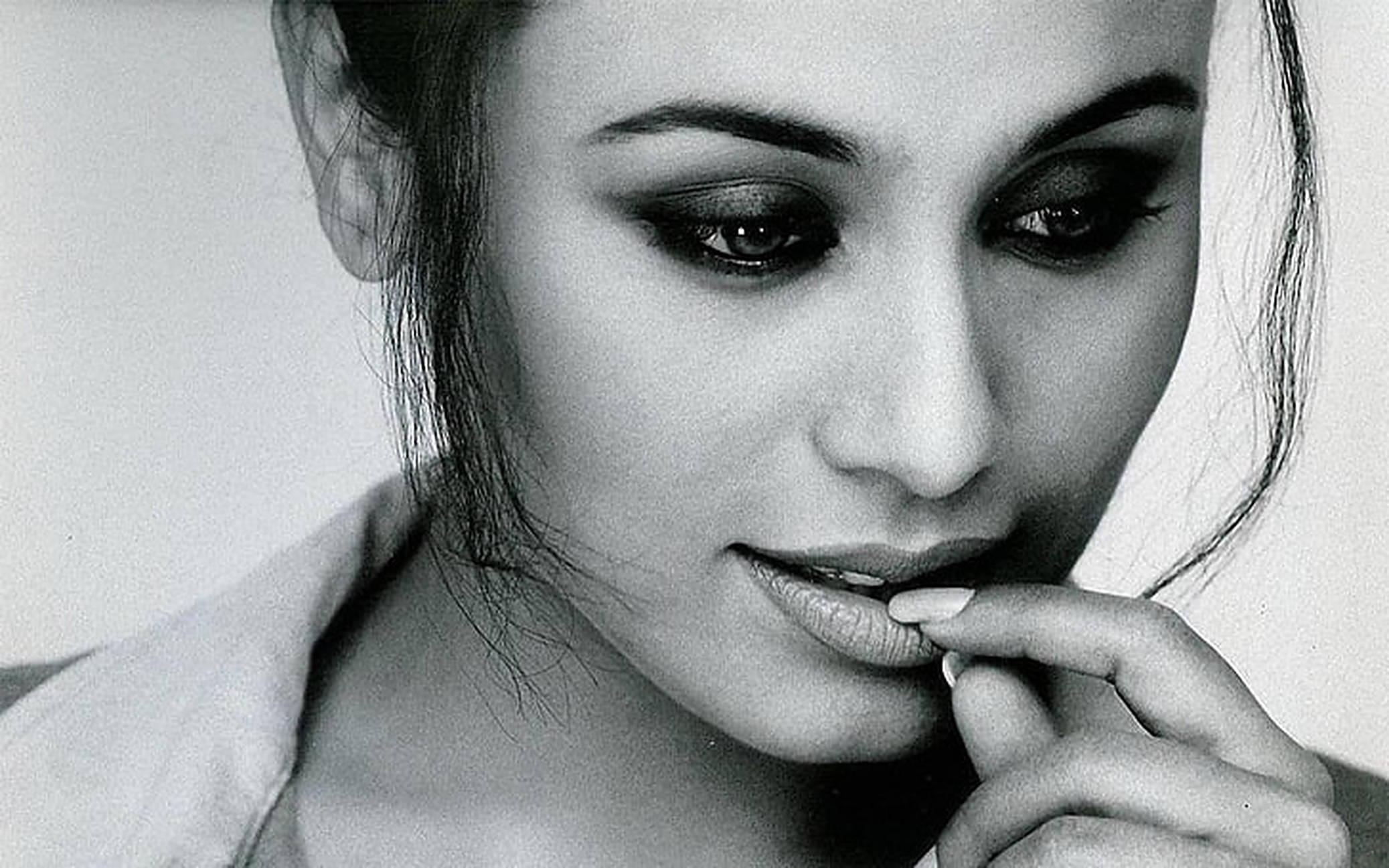 Rani Mukerji, black and white, smoky eyes, Full HD Desktop Wallpaper