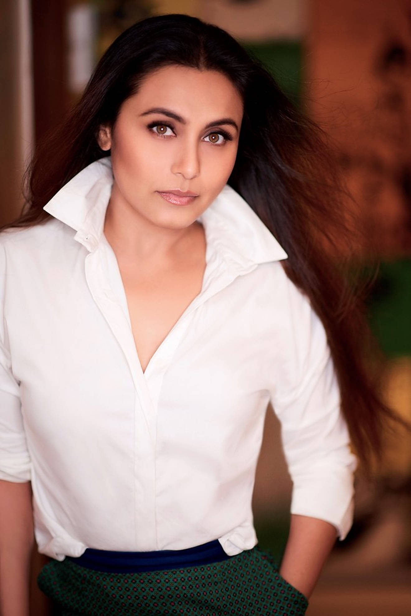 Rani Mukerji, long dark hair, crisp white shirt, Full HD Phone Wallpaper