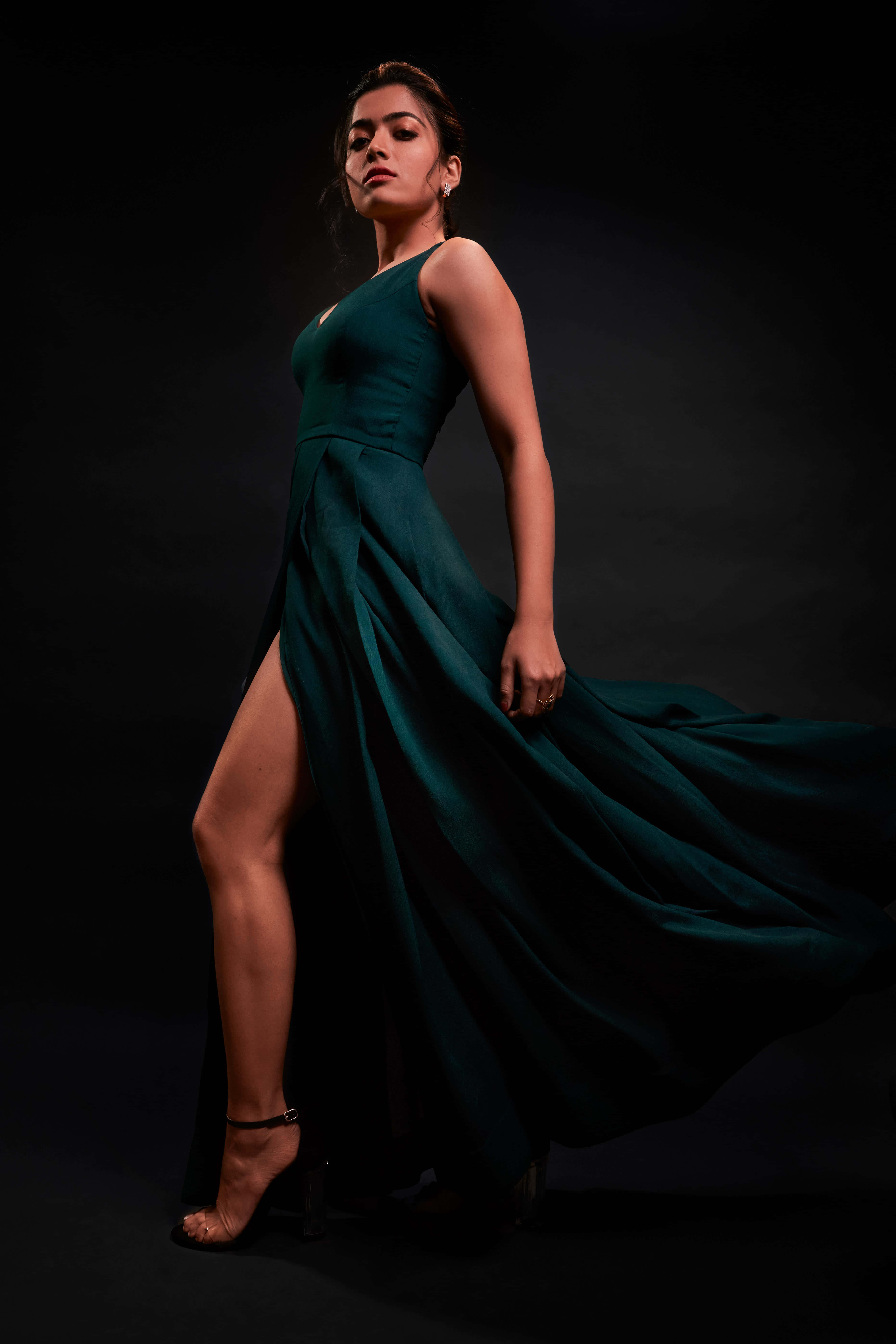 emerald gown, flowing emerald gown, stark black backdrop, 8K Phone Wallpaper