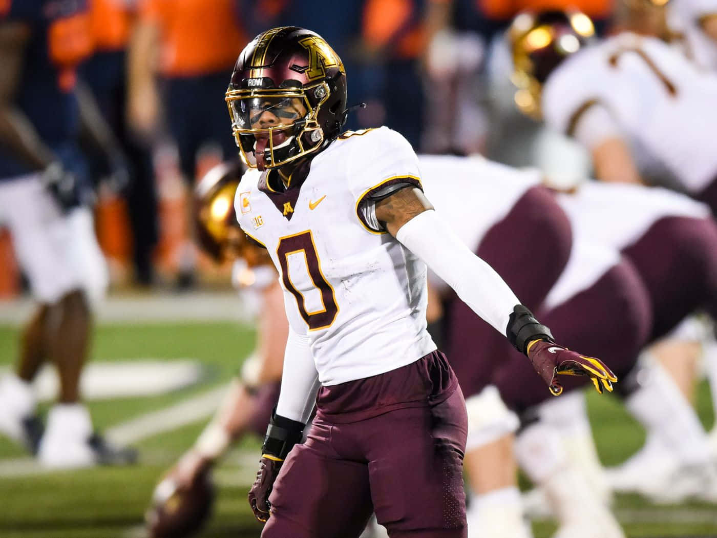 Rashod Bateman, white and maroon uniform, number zero, HD Desktop Wallpaper