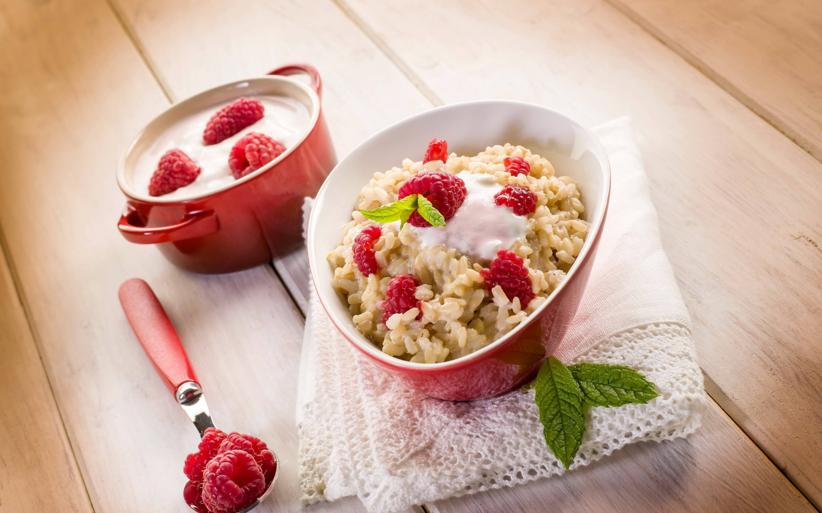 oatmeal, raspberries, yogurt, 2K Desktop Wallpaper