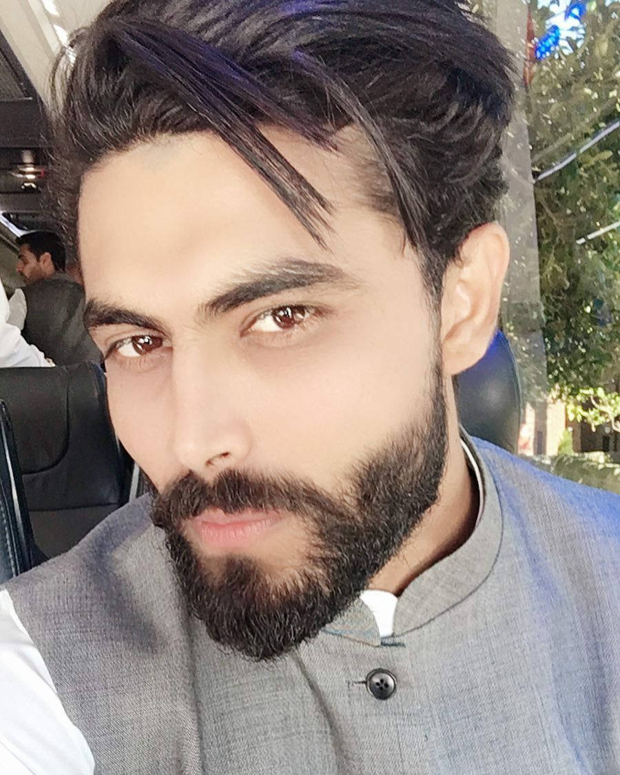 Ravindra Jadeja, gray shirt, dark hair, SD Phone Wallpaper