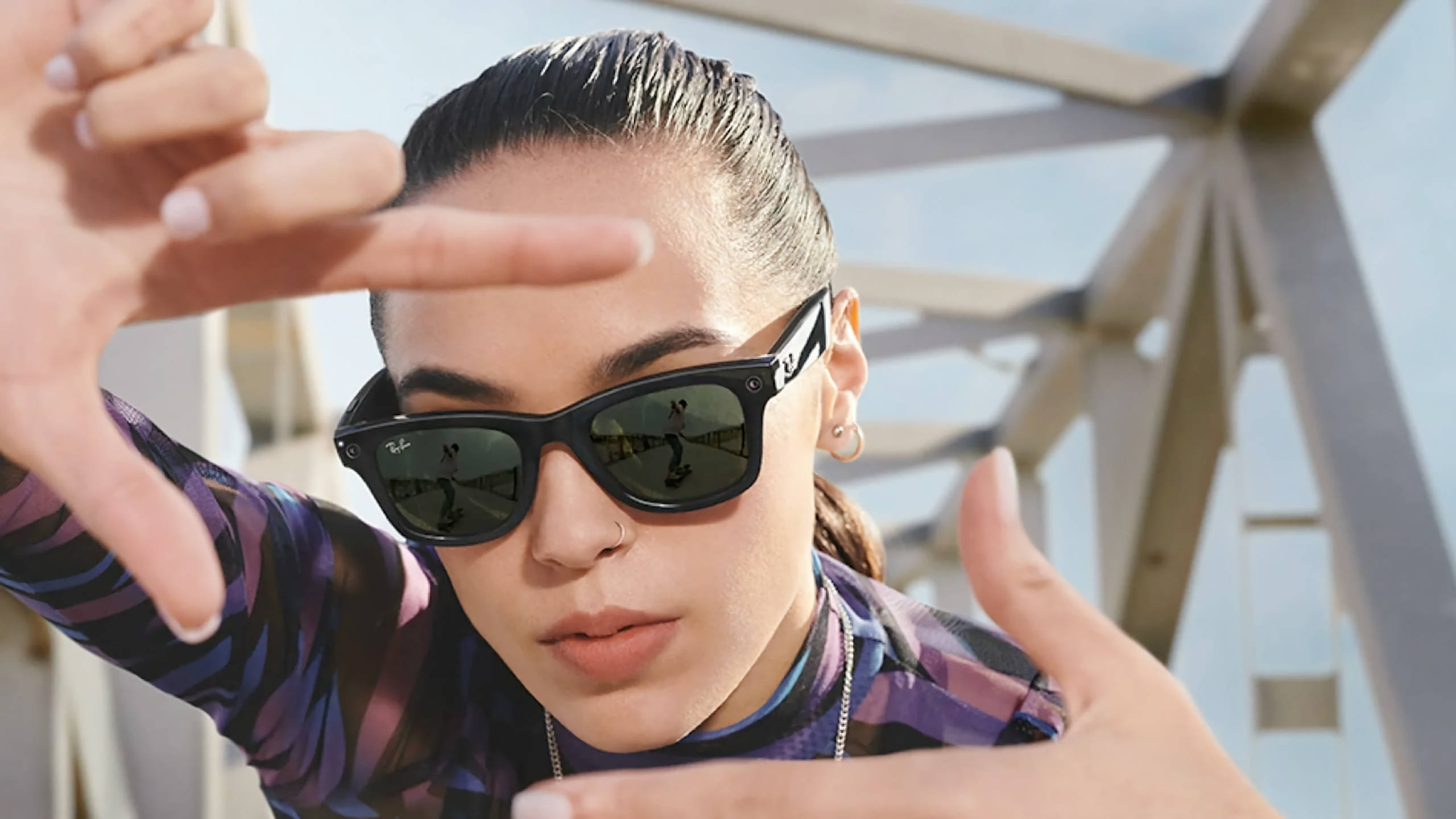 Ray-Ban, sunglasses, finger frame, 2K Desktop Wallpaper