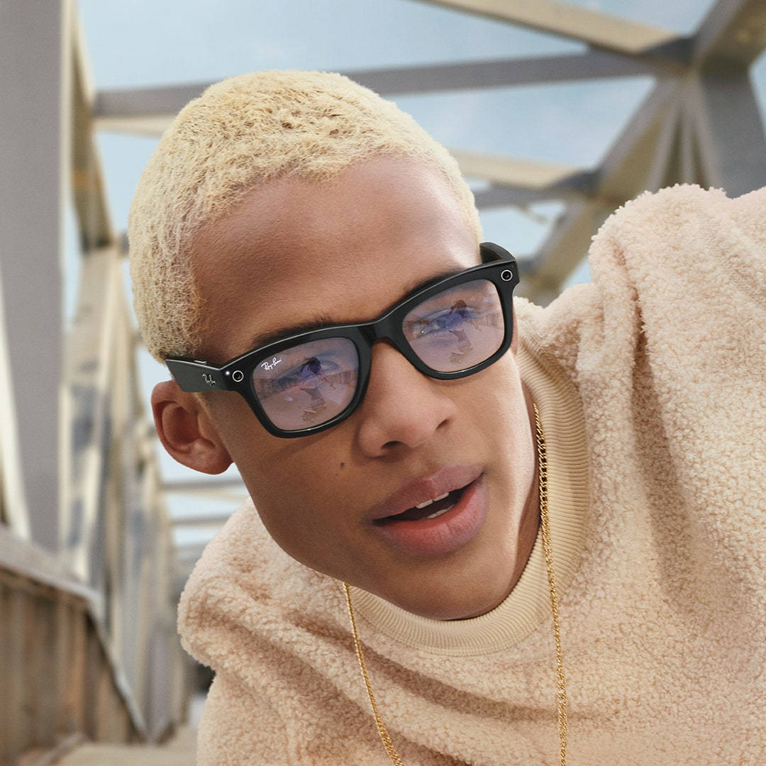 blonde black man, Ray-Ban, beige fleece hoodie, SD Desktop Wallpaper