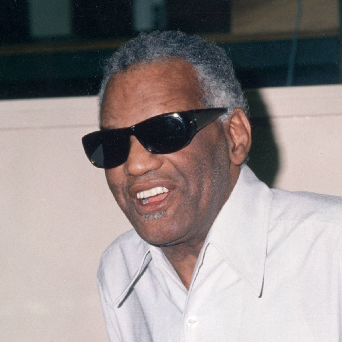 Ray Charles, gray hair, black sunglasses, SD Desktop Wallpaper
