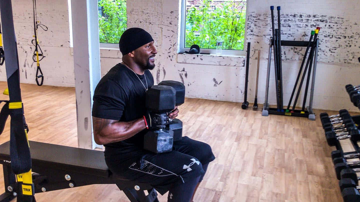 Ray Lewis, dumbbells, black beanie, HD Desktop Wallpaper